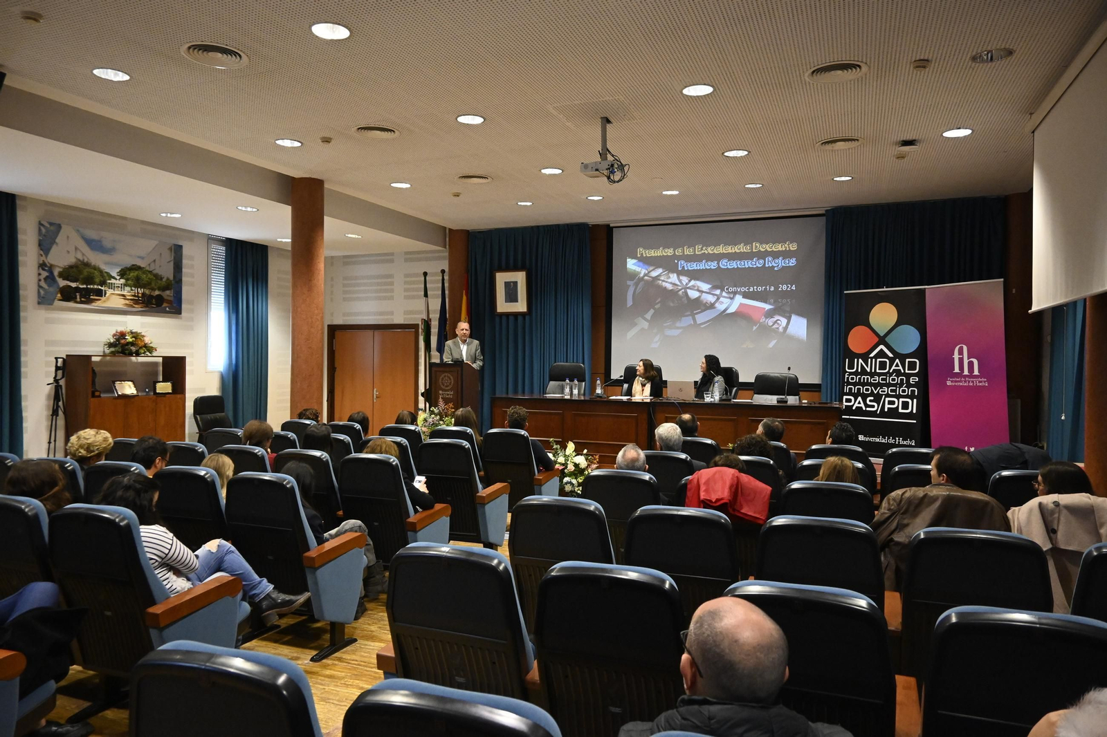 Premios a la Excelencia Docente 2024 y los Premios 'Gerardo Rojas' de Proyectos de Intercambio entre Empresas e Instituciones, en imágenes