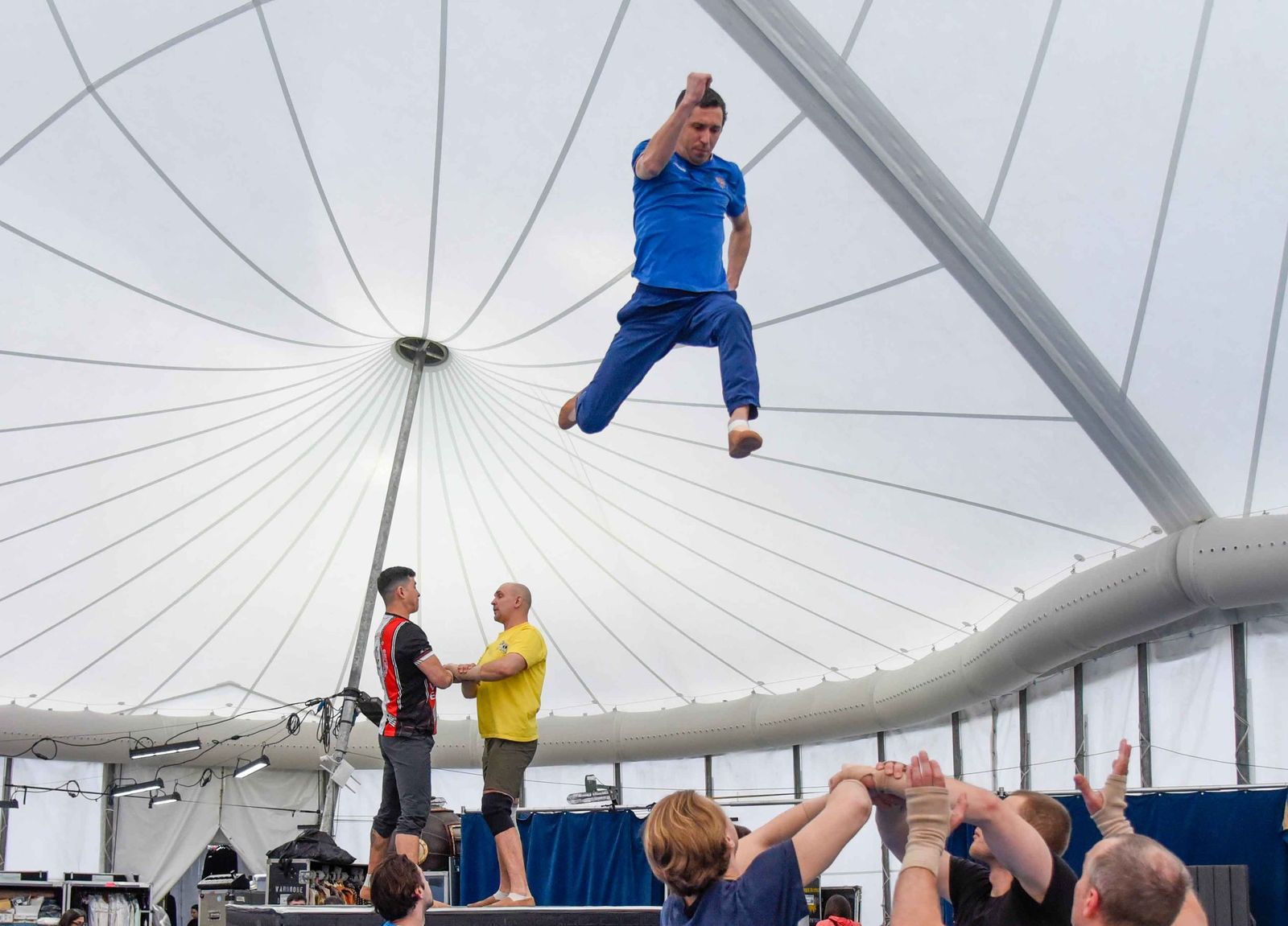 Ensayos y preparativos para el estreno del Circo del Sol en Sevilla 2026