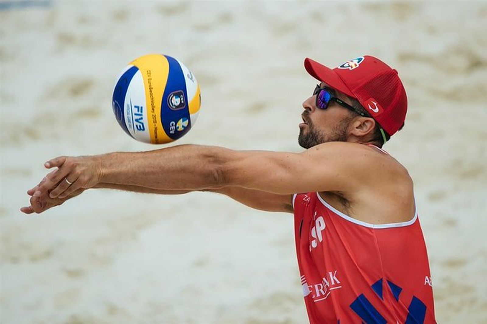 Una acción de un partido de Herrera y Gavira.