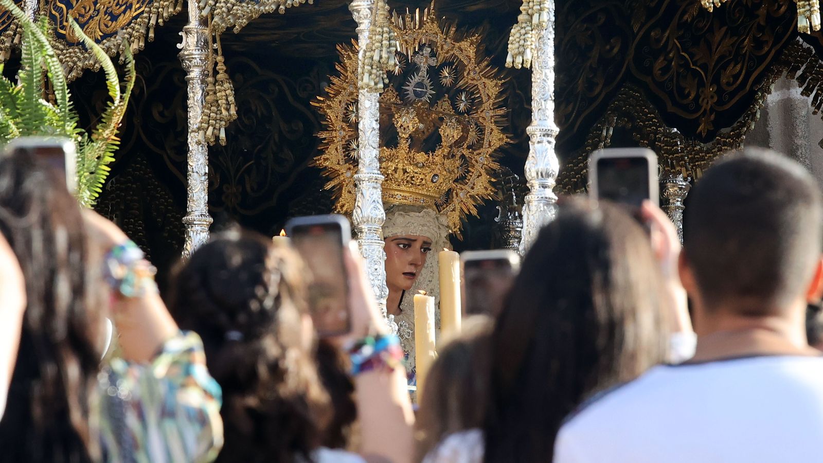 La Virgen de la Estrella, durante la procesión de regreso.