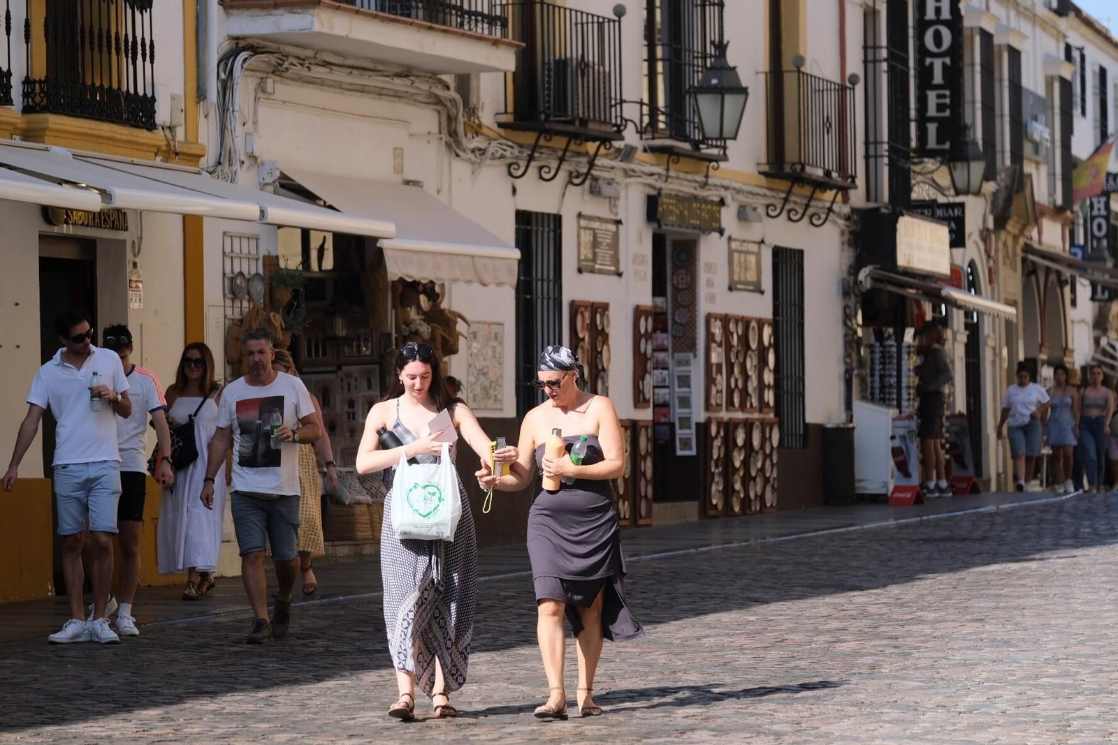 El primer día de la ola de calor en Córdoba, en imágenes