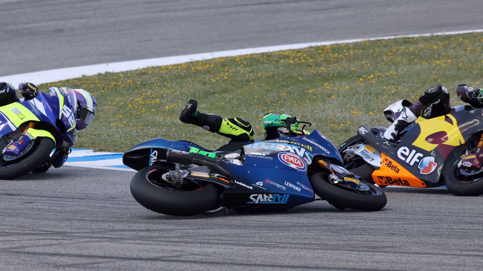 Imágenes de las caídas en las carreras del GP España en Jerez