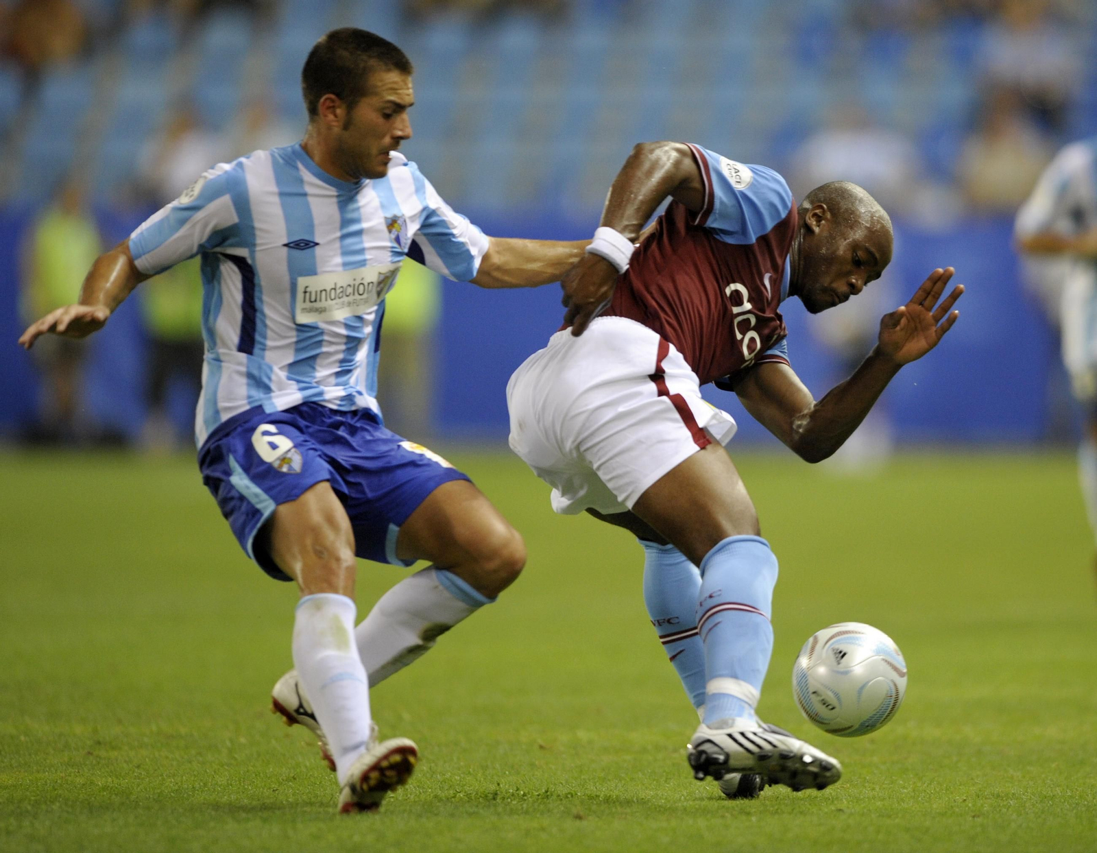 ¿Cómo era la camiseta Umbro en la que se basa la del Málaga CF 2025/26