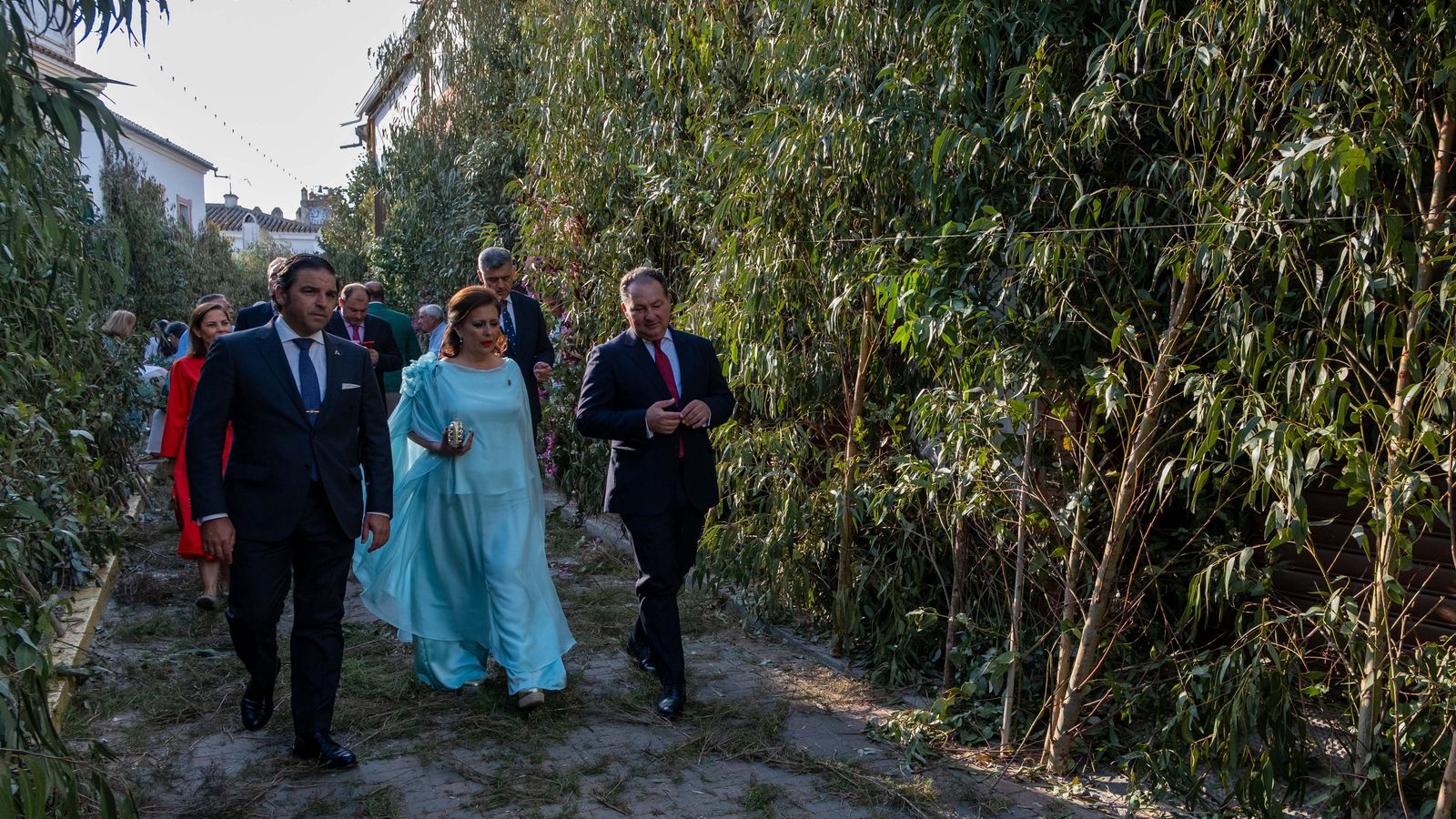 El delegado de Medio Ambiente, Pedro Yórquez; la alcaldesa de Hinojos, Joaquina del Valle y el presidente de la Diputación, David Toscano.