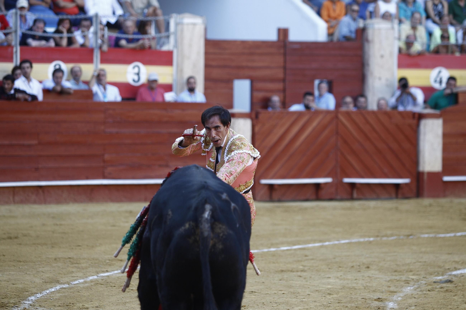 Las mejores imágenes de los toreros Fortes, Juan Ortega y David de Miranda en la Feria de Almería 2025