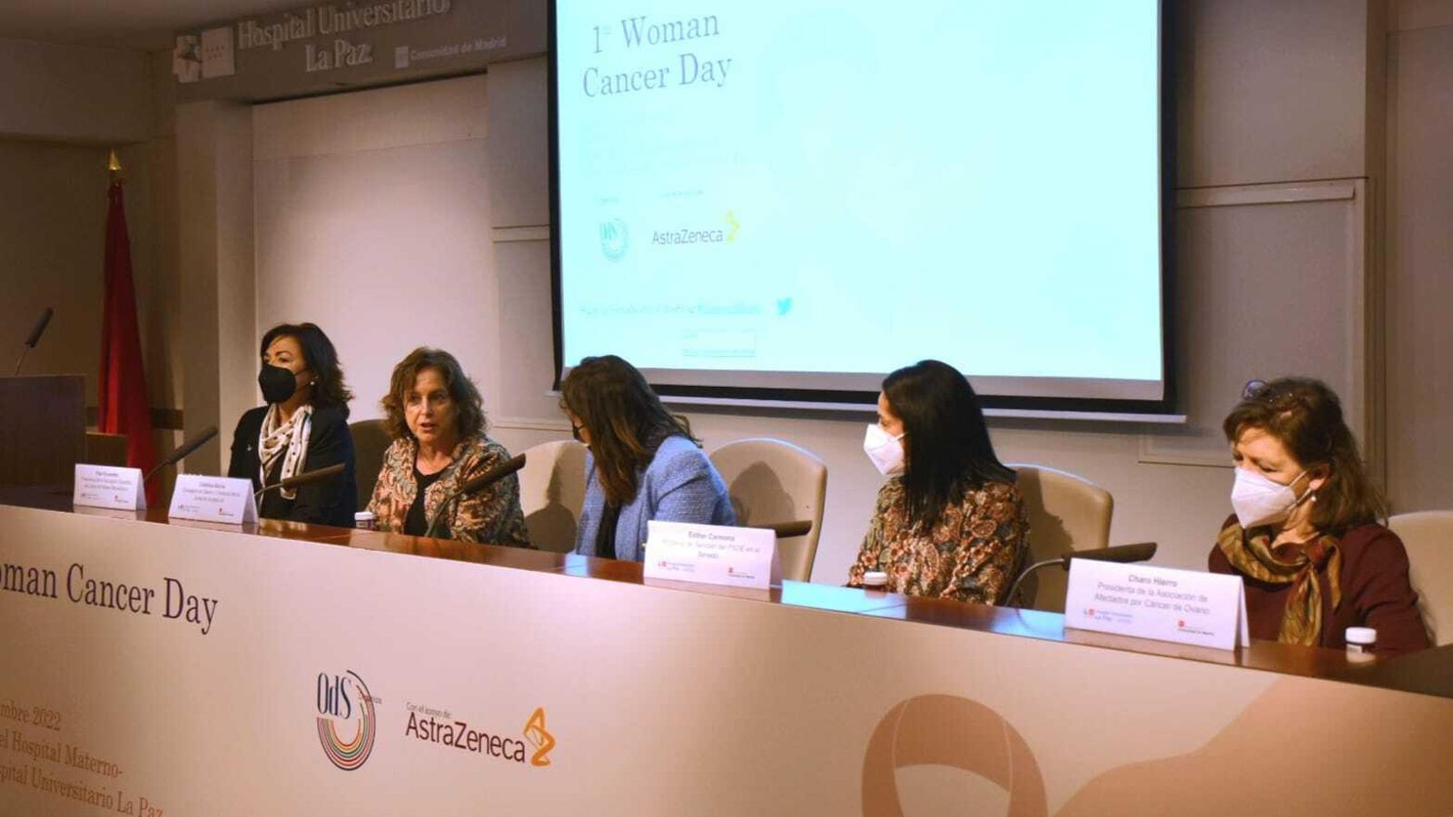 La consejera de Salud y Consumo explica el nuevo programa de atención integral.