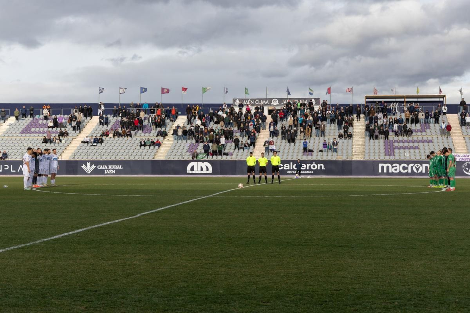 La emoción del triunfo in extremis del Real Jaén ante el Atlético Mancha Real, en imágenes