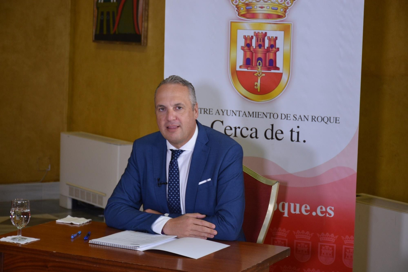 El alcalde de San Roque, antes de la entrevista en el palacio de Los Gobernadores