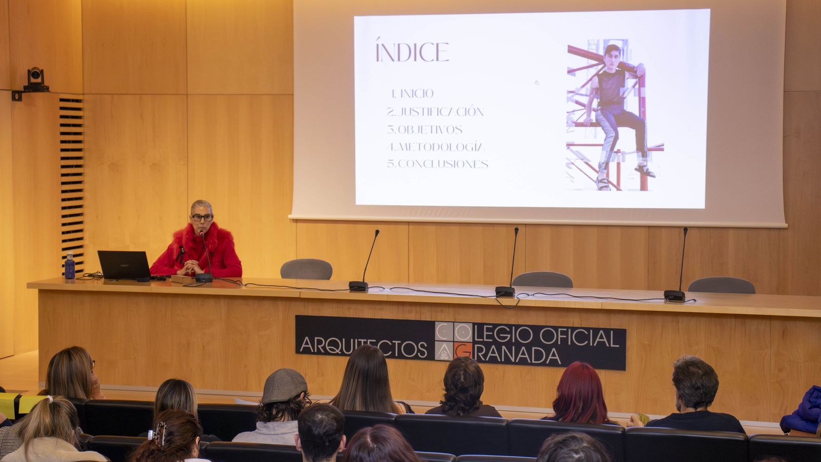 Raquel Nofuentes durante su ponencia.