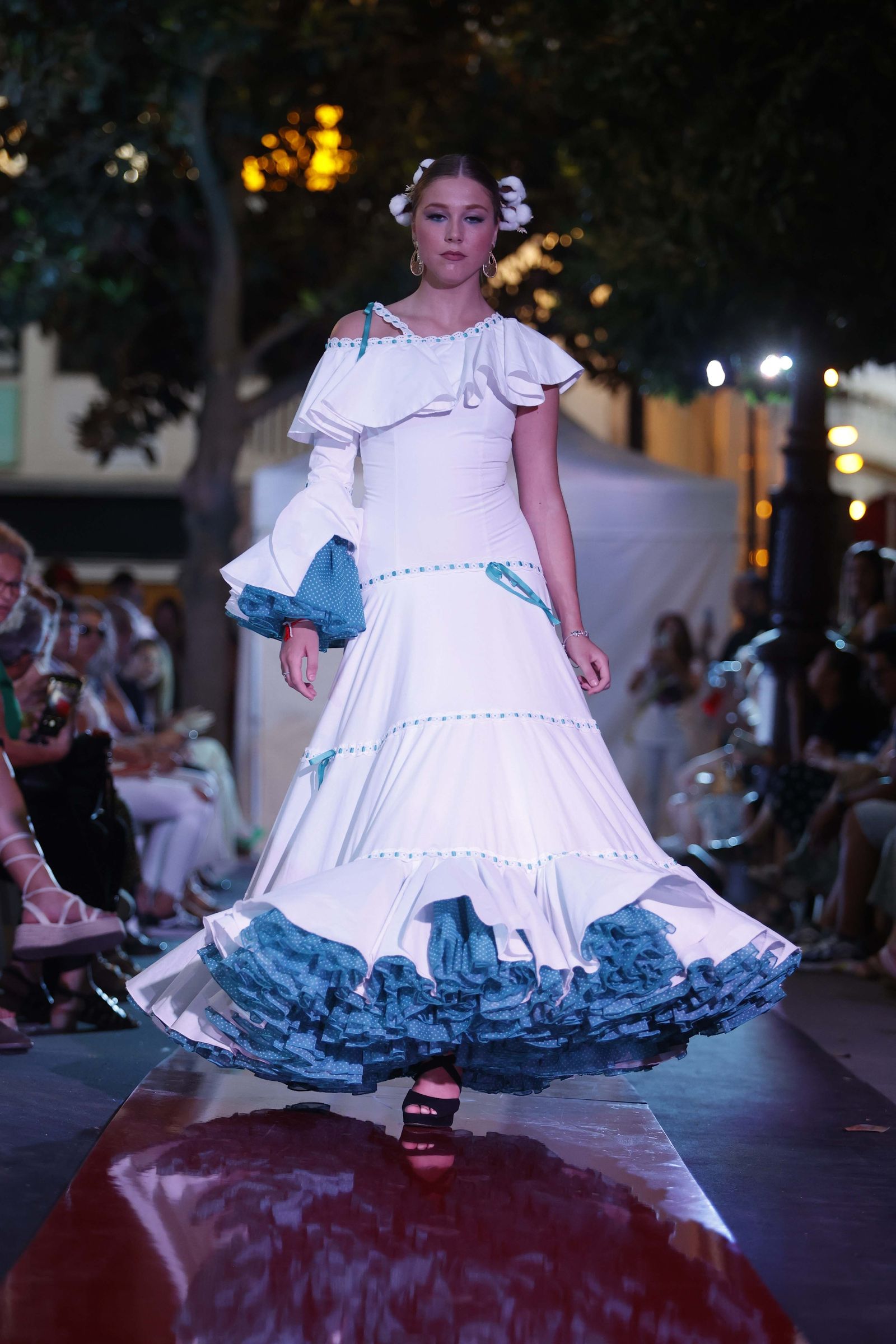 Las imágenes del Desfile de Jóvenes Diseñadores en la Plaza de la Magdalena