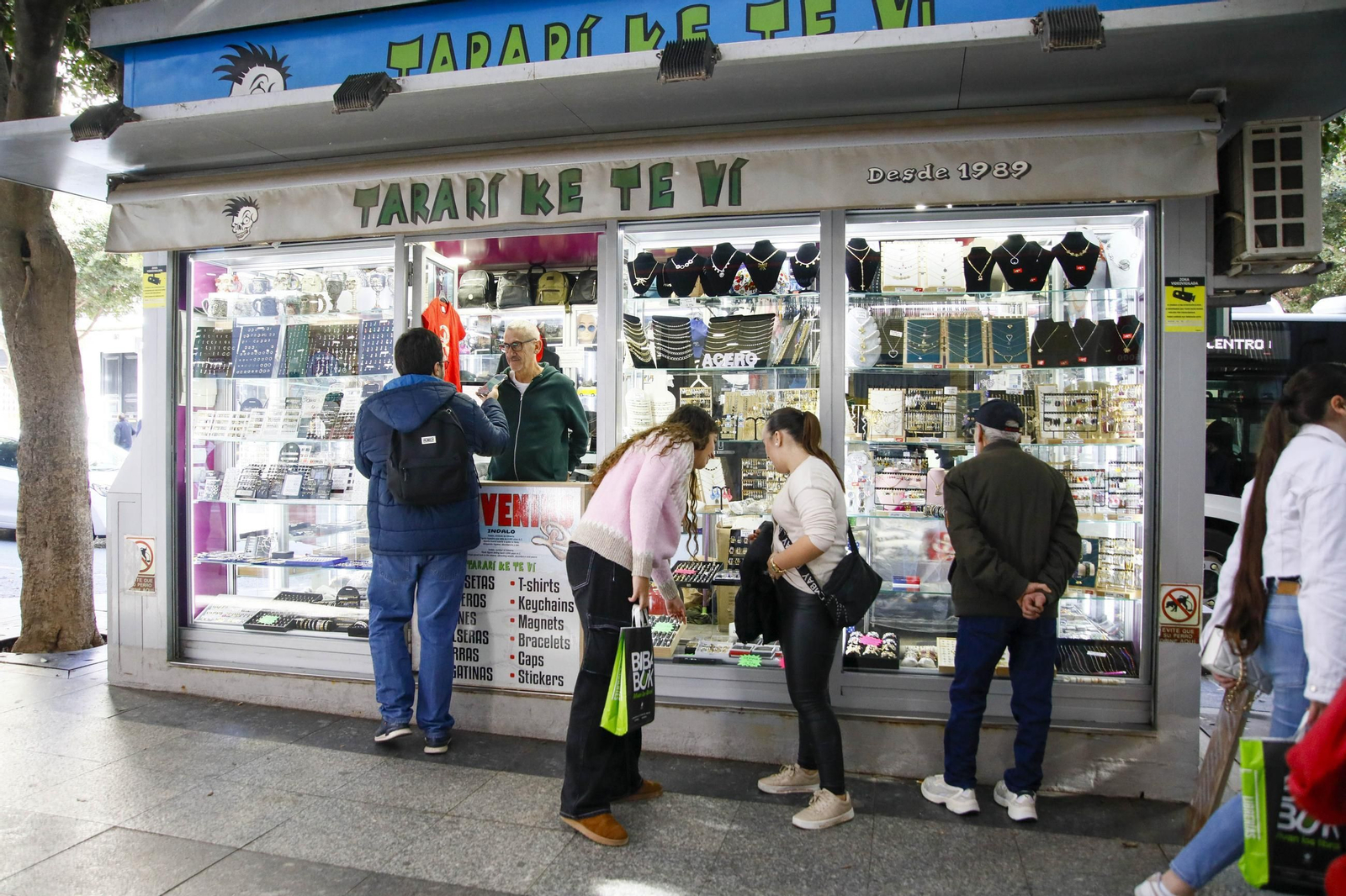 Las imágenes de los comercios almerienses no cuentan como es el balance a final de año