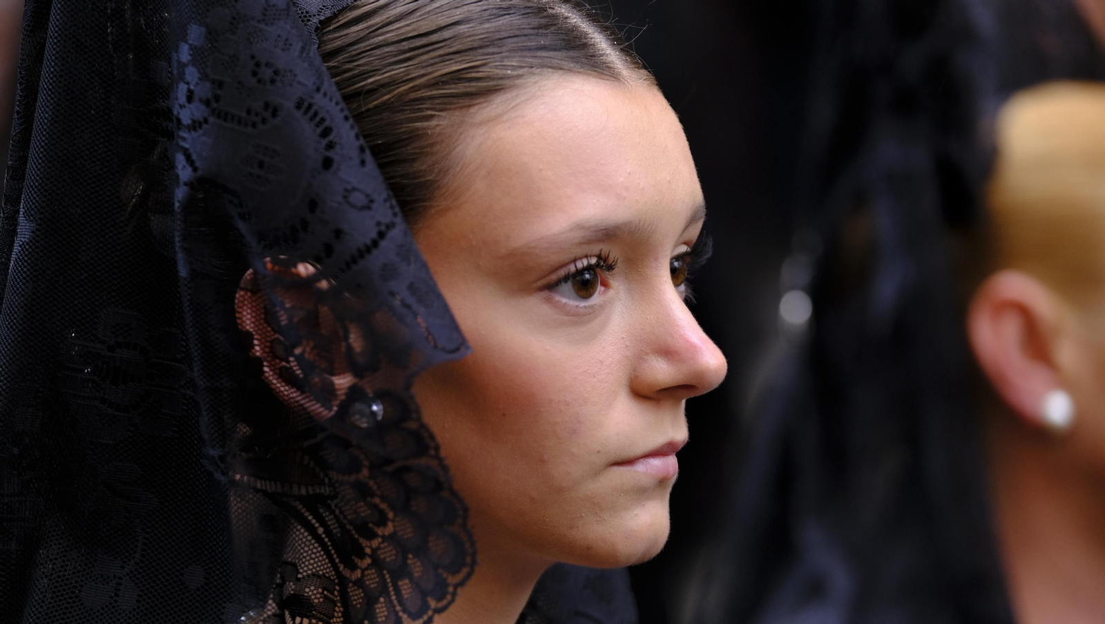 Pasión vuelve a su Iglesia de Santa Teresa azotada por la lluvia