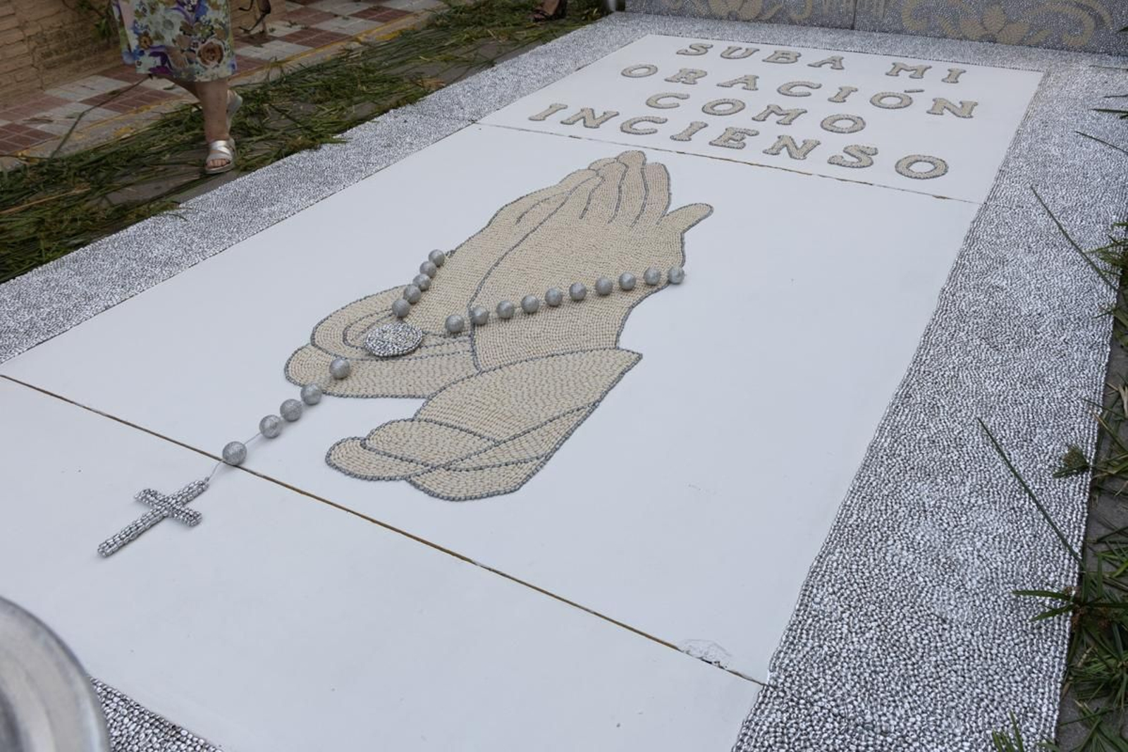 Los vecinos de Villardompardo exponen las obras de su Corpus un año más, en imágenes