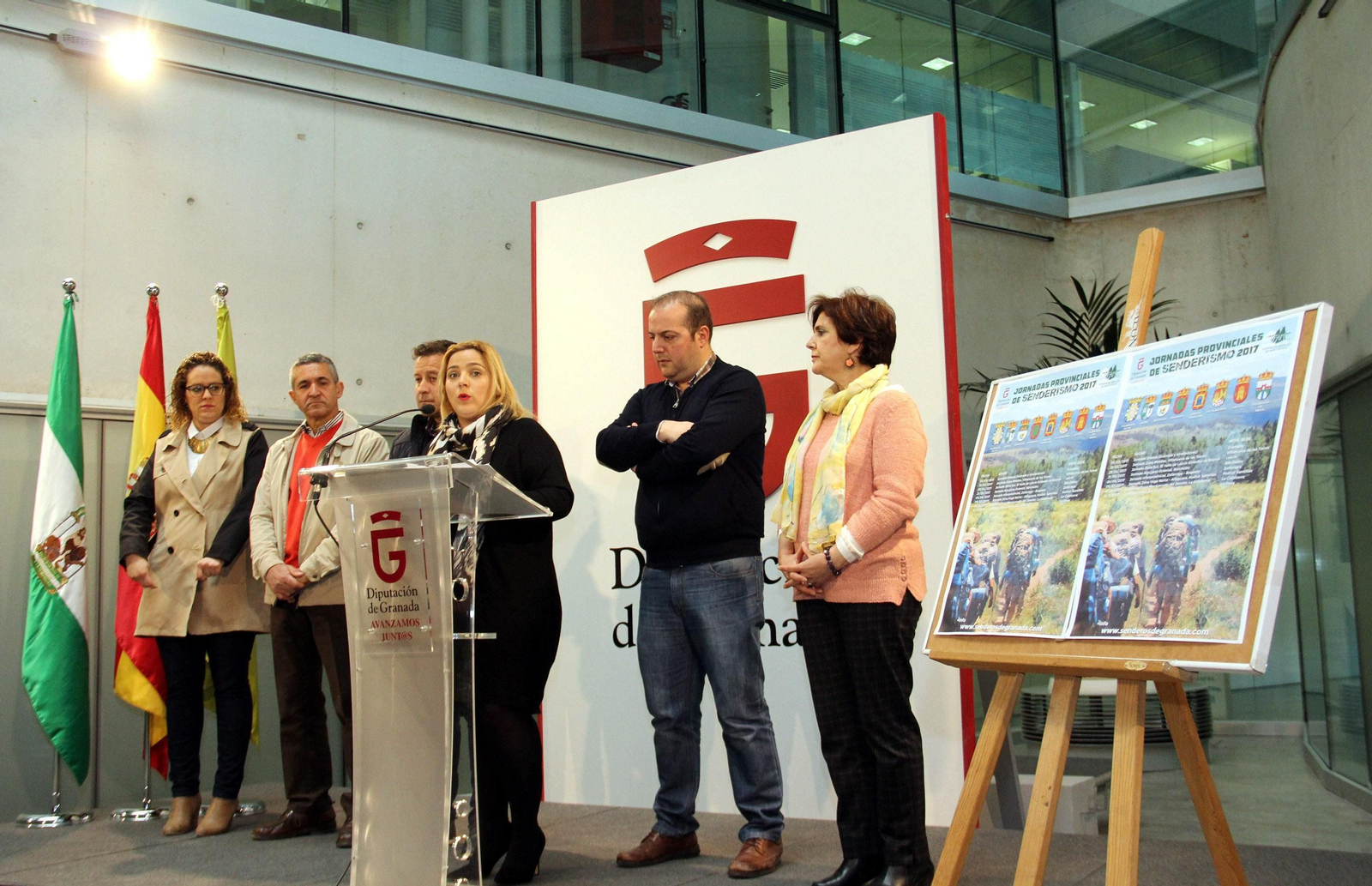 La diputada de Deportes con las autoridades de las localidades paso de las rutas.