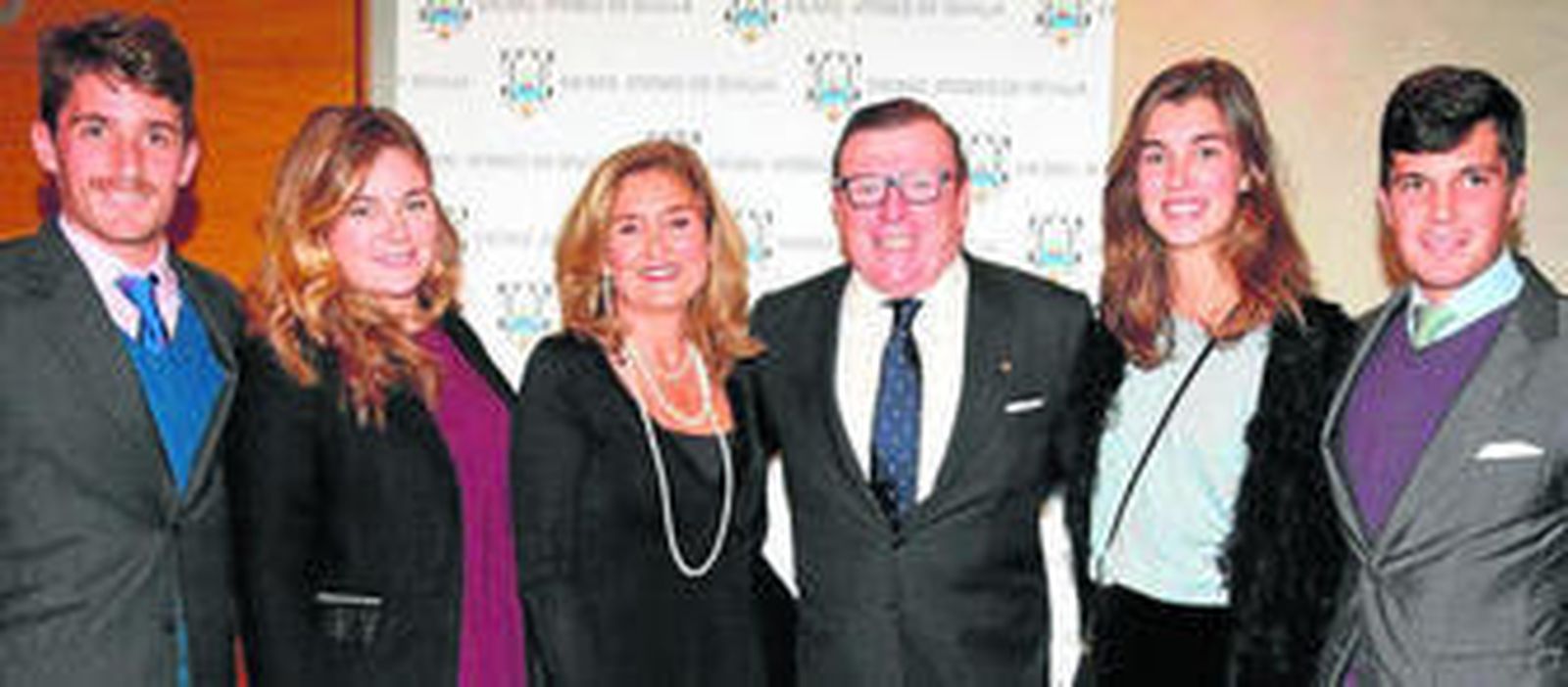 El novillero Alfonso Cadaval, Marta Cadaval, Patricia Rodríguez, César Cadaval, Patricia Cadaval y el actor César Cadaval.