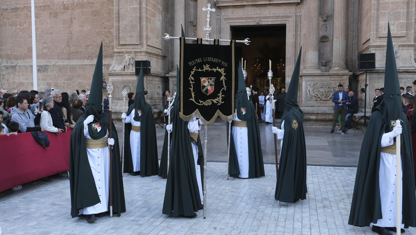Procesión de Estudiantes en Almería, en imágenes