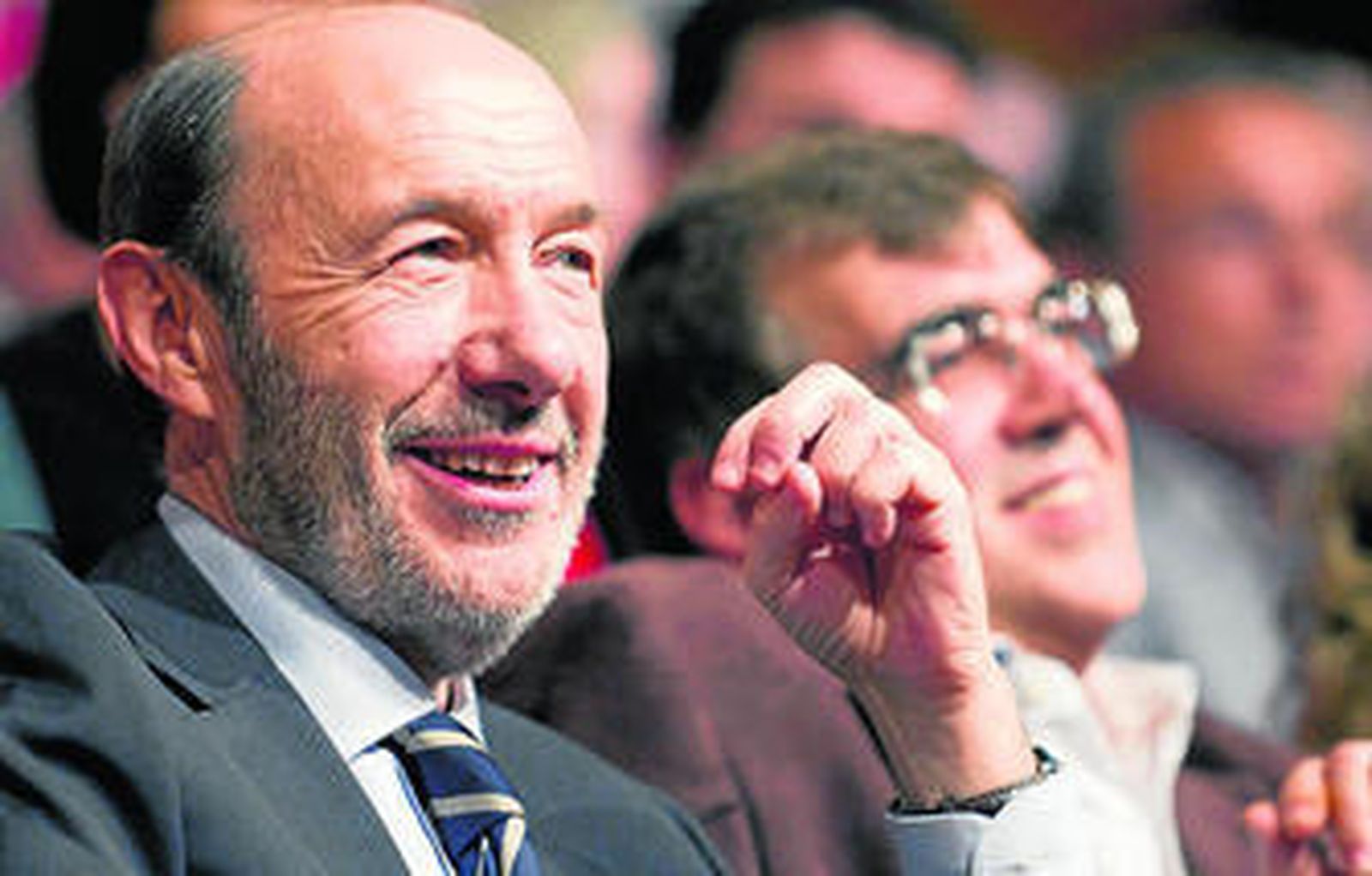 Rubalcaba, ayer en un mitin en Palma, junto al ex presidente balear, Francesc Antich.