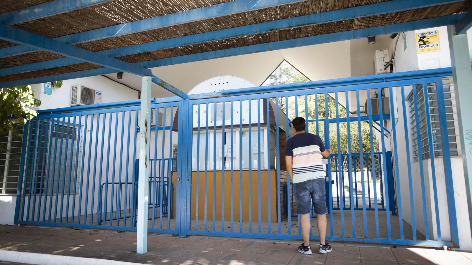 Accesos al parque acuático y taquillas, que permanecen cerradas