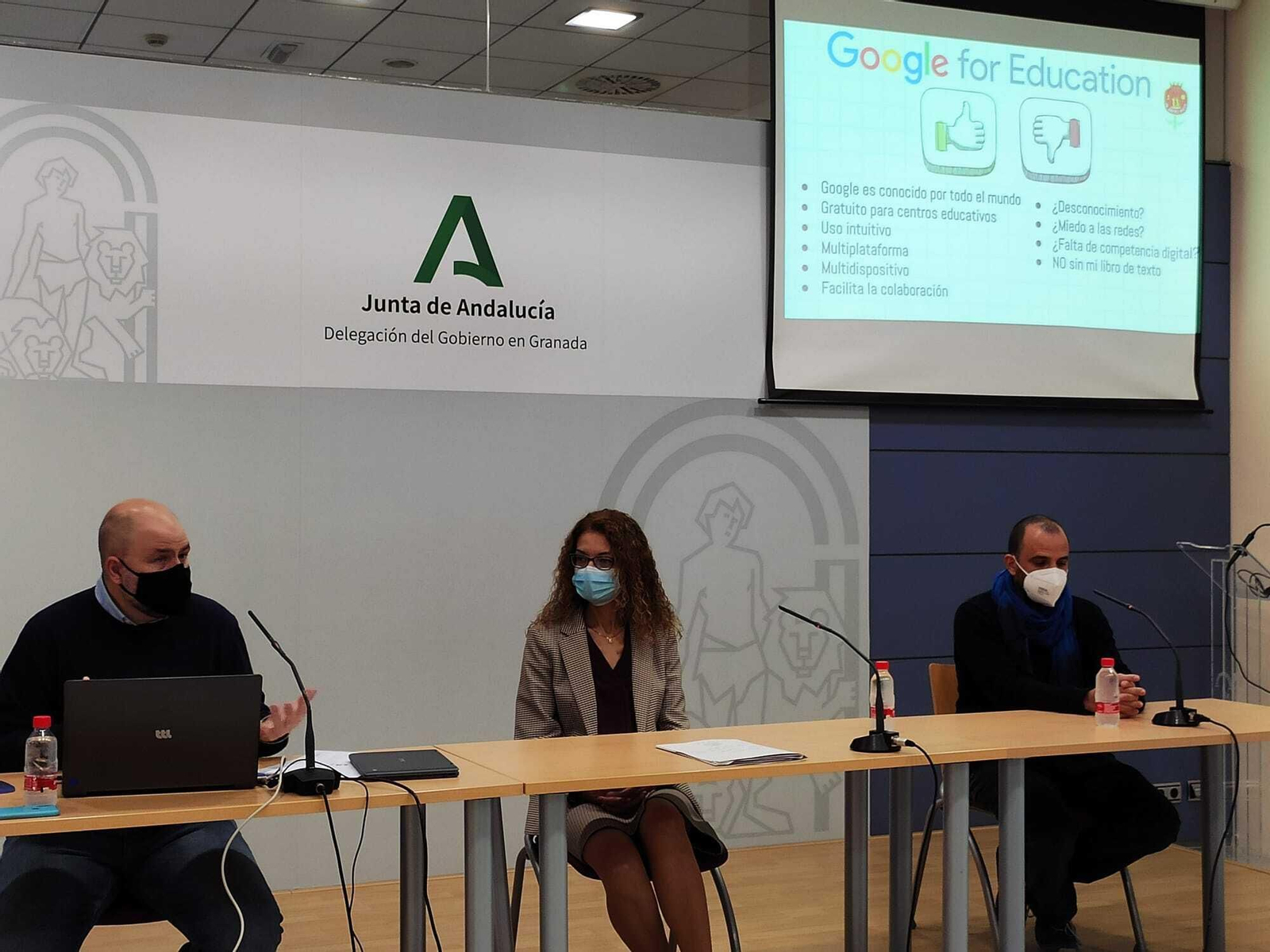 La delegada de Educación y Deporte presenta el acuerdo con Google y Microsoft.