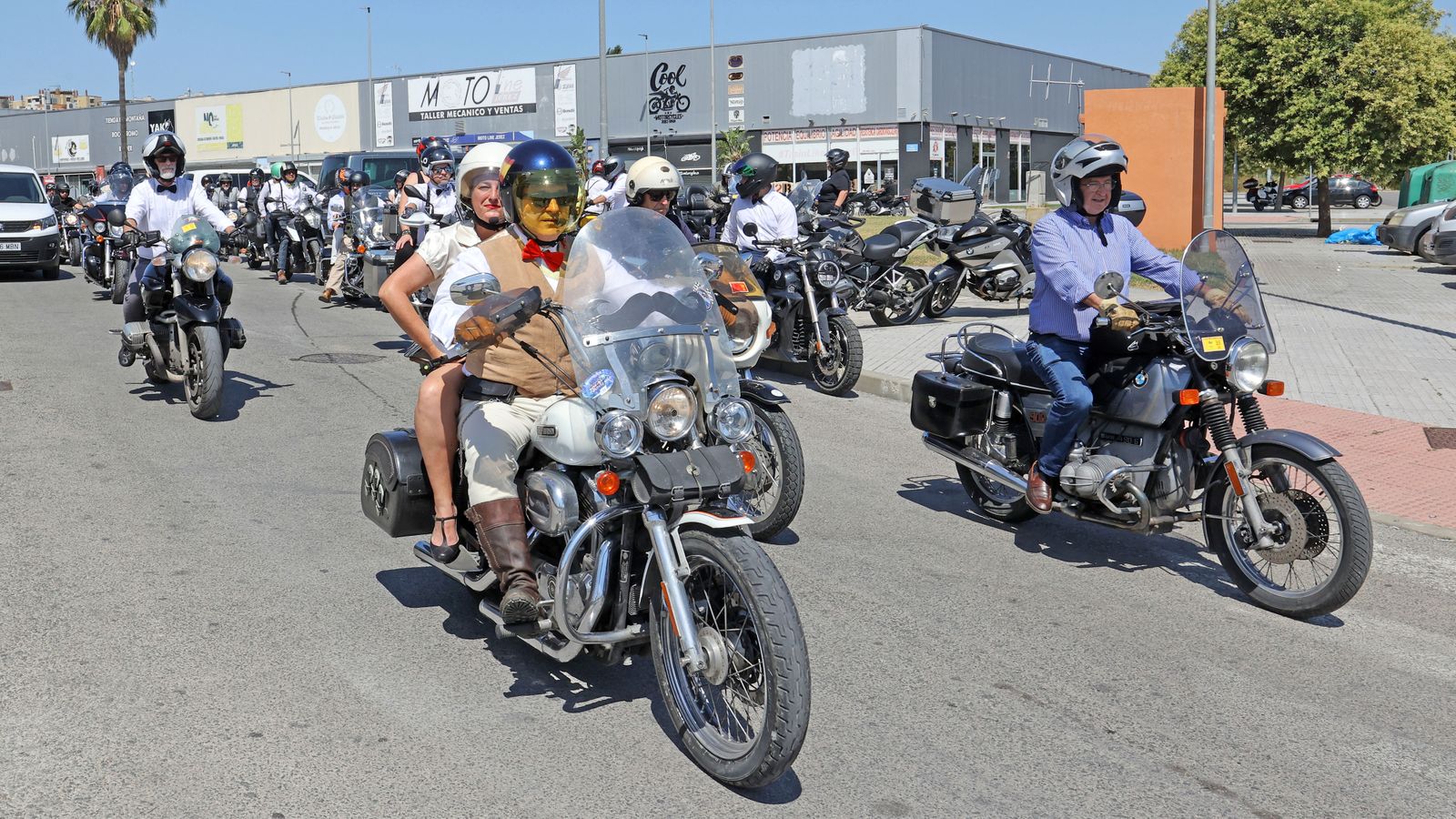 Búscate en el evento motero solidario "The Distinguished Gentleman´s Ride" en Jerez