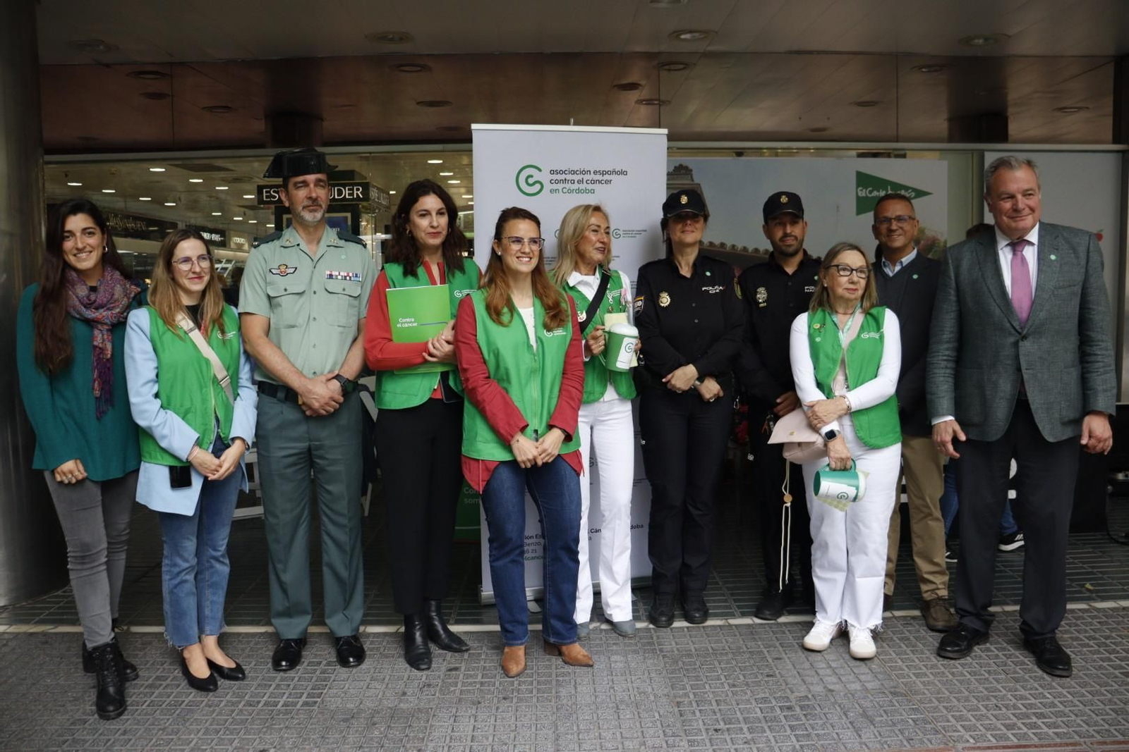 La cuestación de la Asociación Española contra el Cáncer (AECC), en imágenes