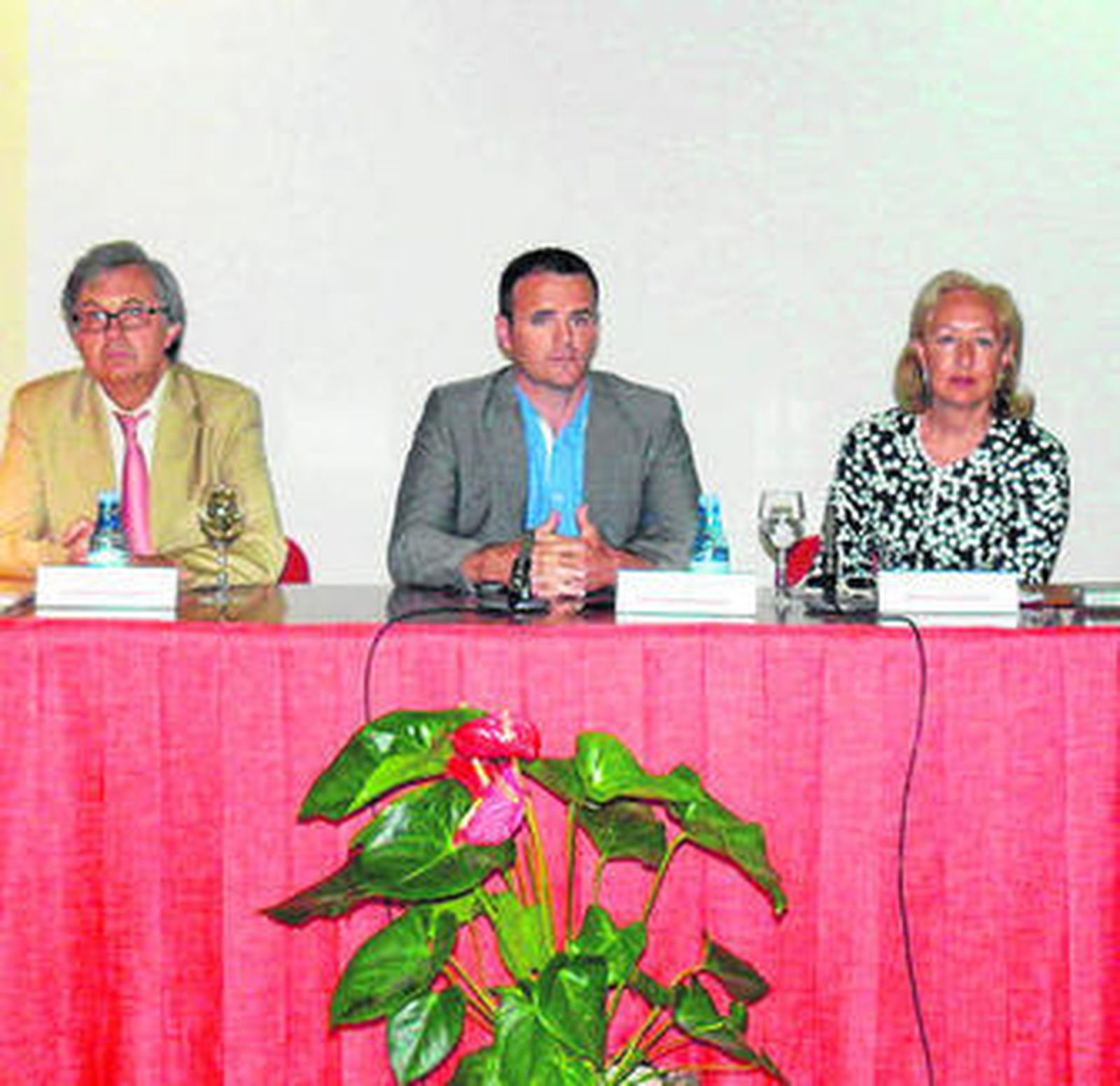 La localidad es sede de los curso de la UAL desde el año 1993.