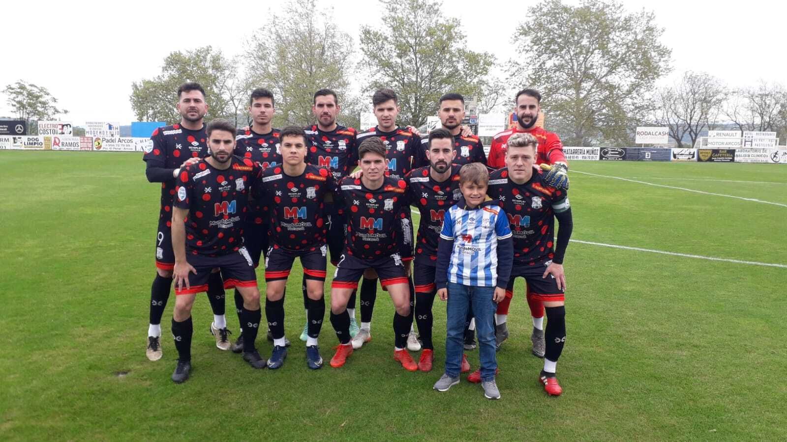 Formación inicial que ha presentado el Jerez Industrial en el Antonio Gallardo.