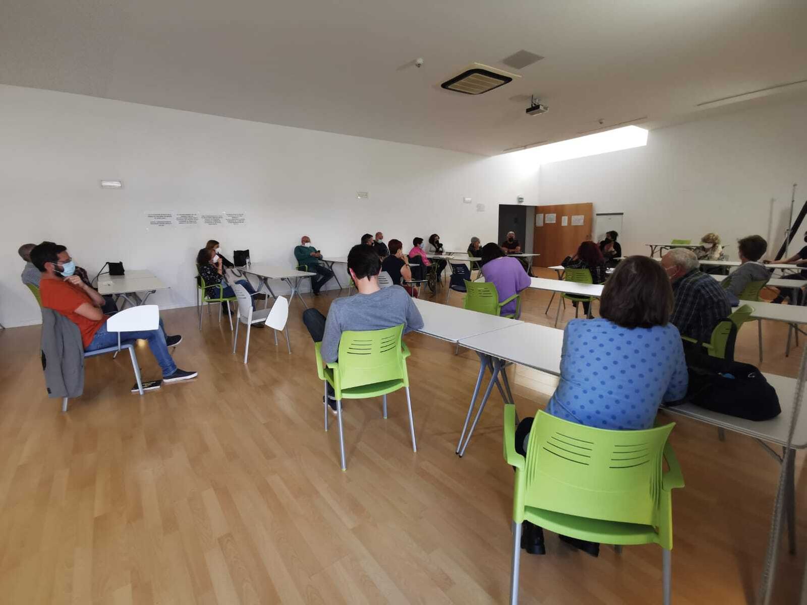 La reunión constitutiva de la Plataforma 'Soluciones para El Puerto'.