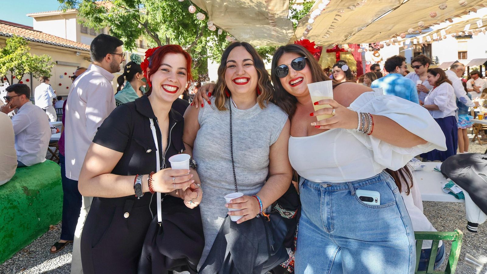 Búscate en las mejores fotos de las Cruces en Granada