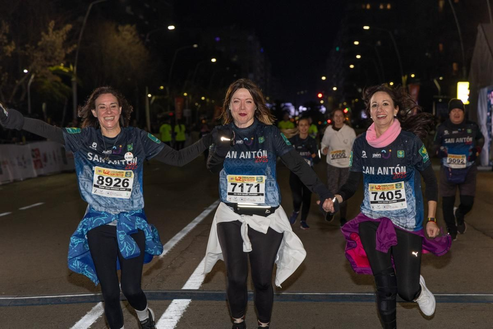 En imágenes: búscate en tu llegada a meta de la Carrera de San Antón 2025 (8)