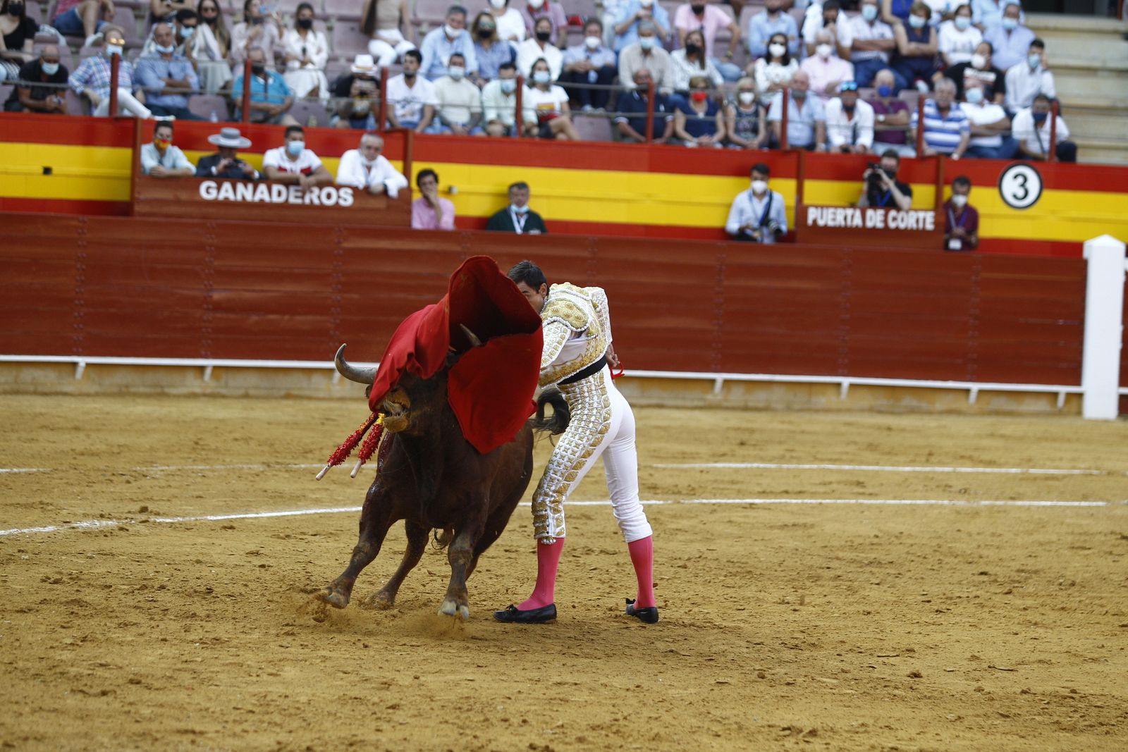Fotogalería corrida de toros. Cayetano Rivera, Paco Ureña y Roca Rey. Roquetas de Mar.
