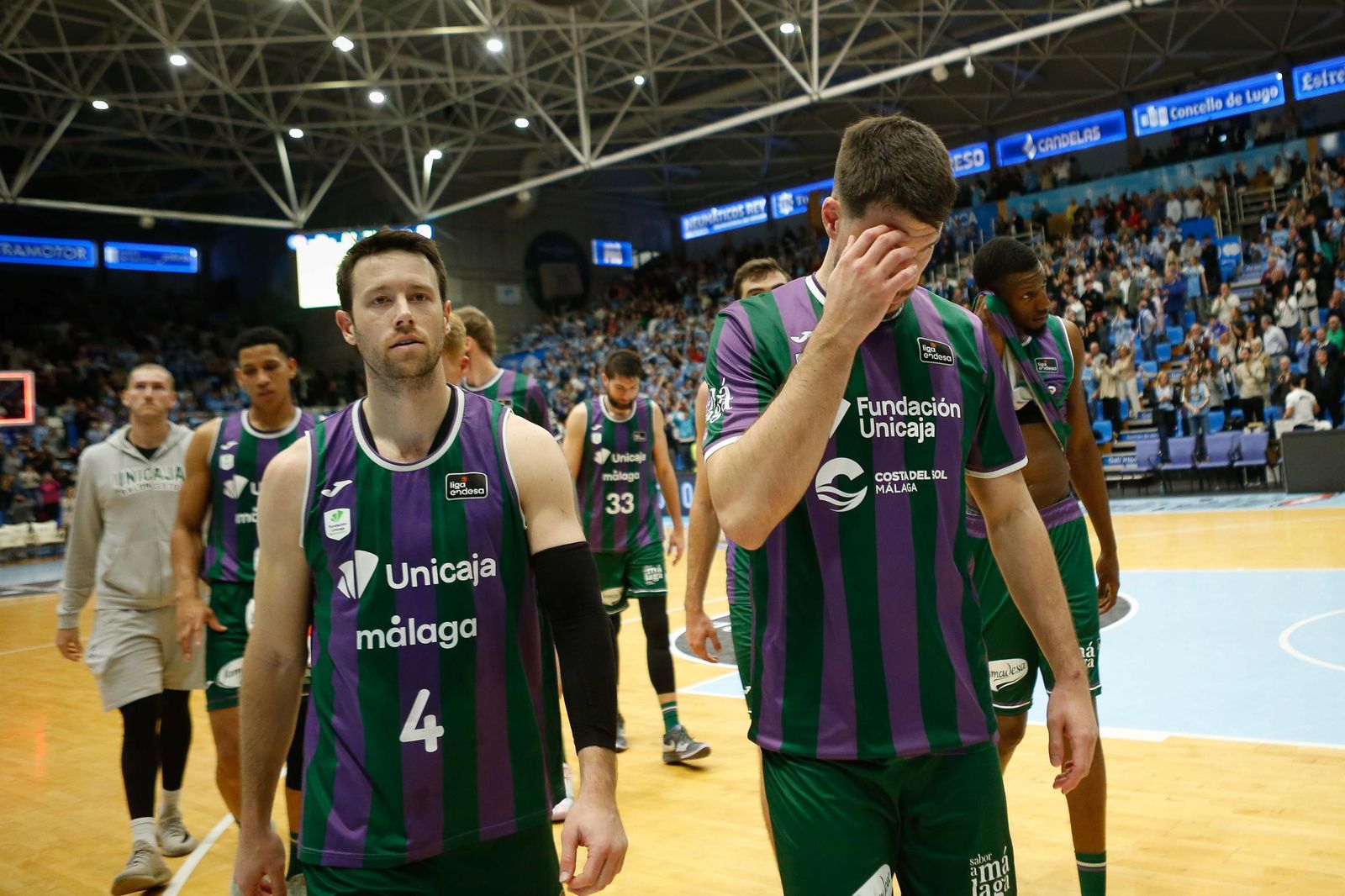 Retirada a vestuarios.