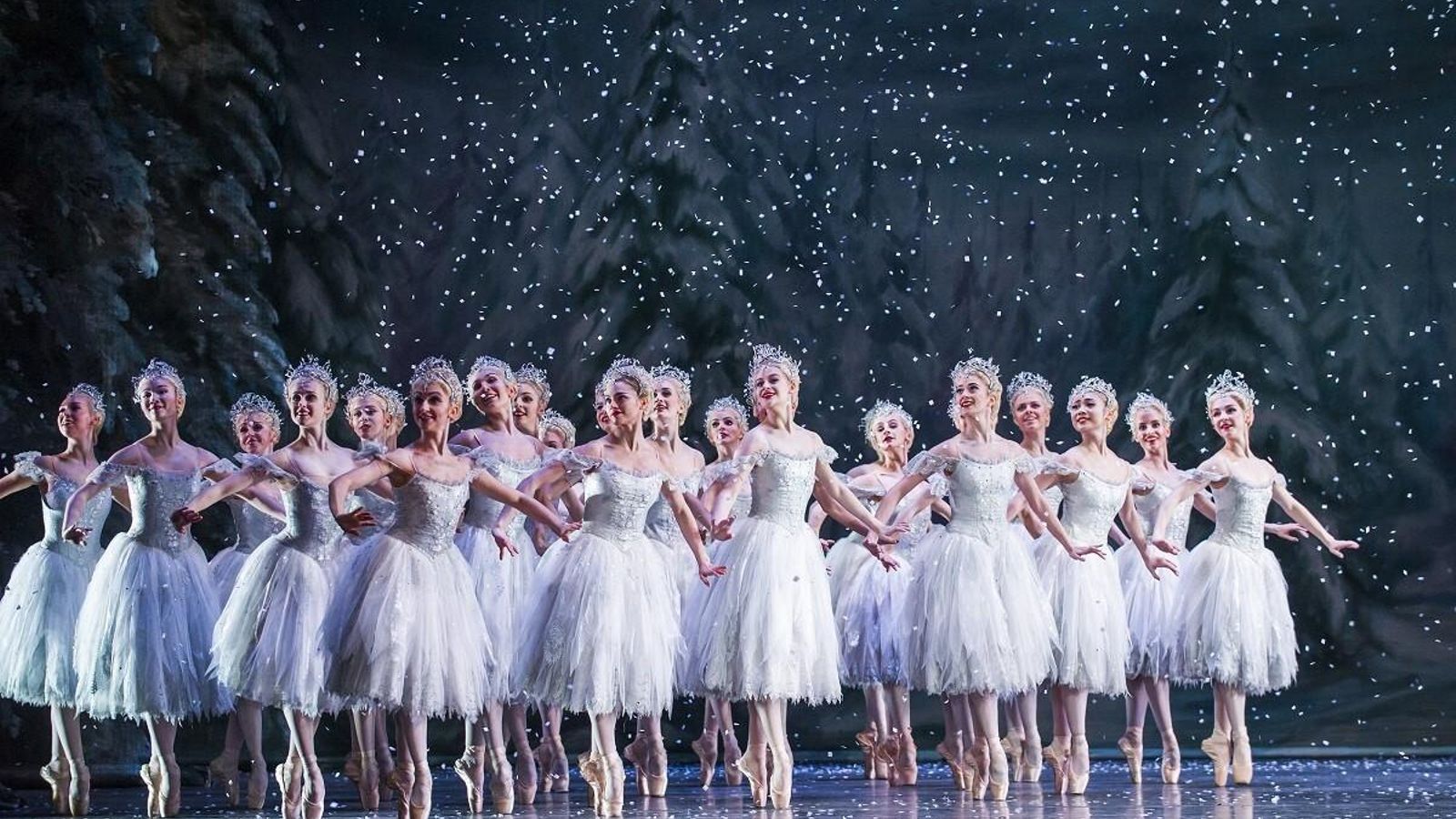 Bailarinas en un momento de la obra.