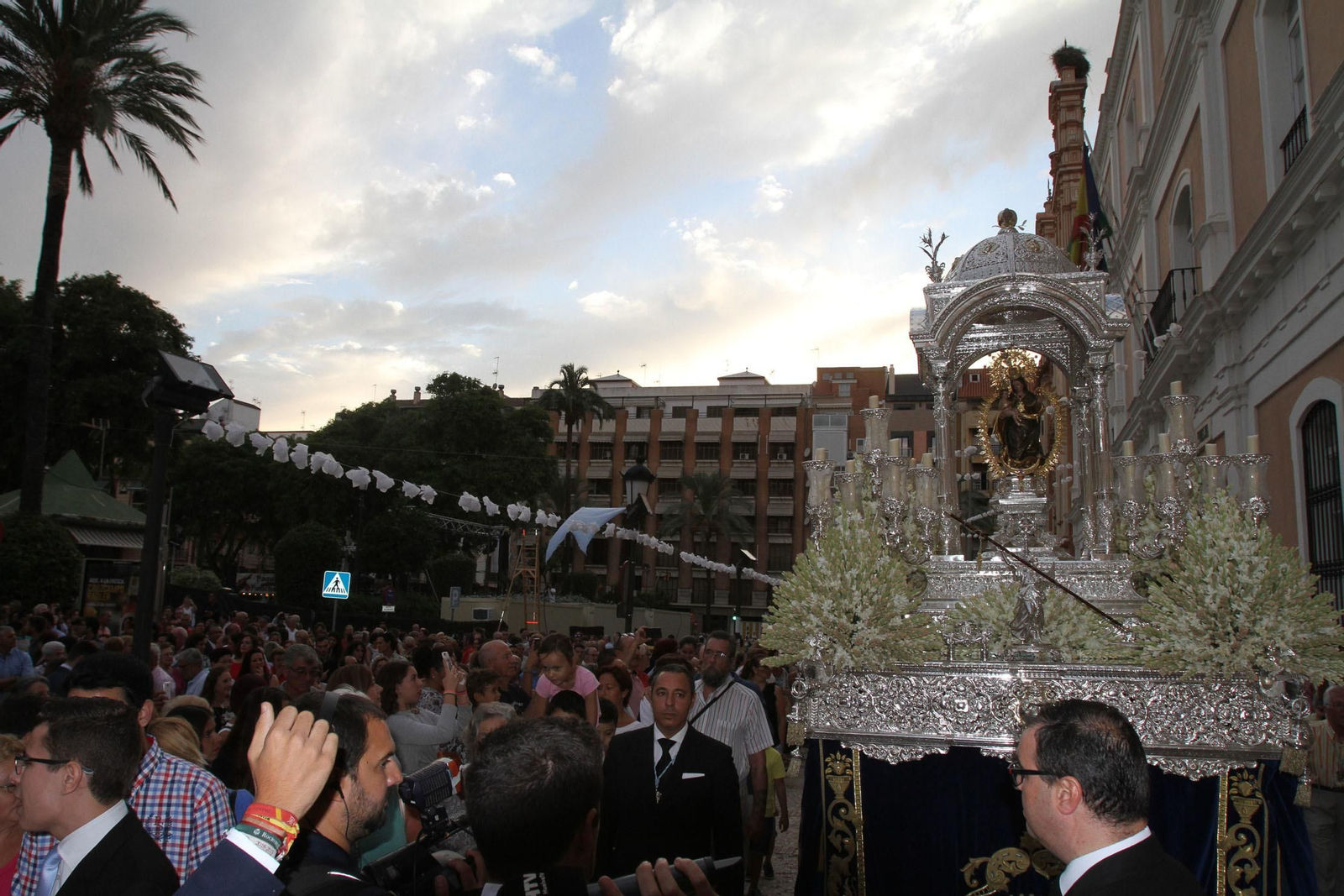 Procesión solemne de la Virgen de la Cinta.
