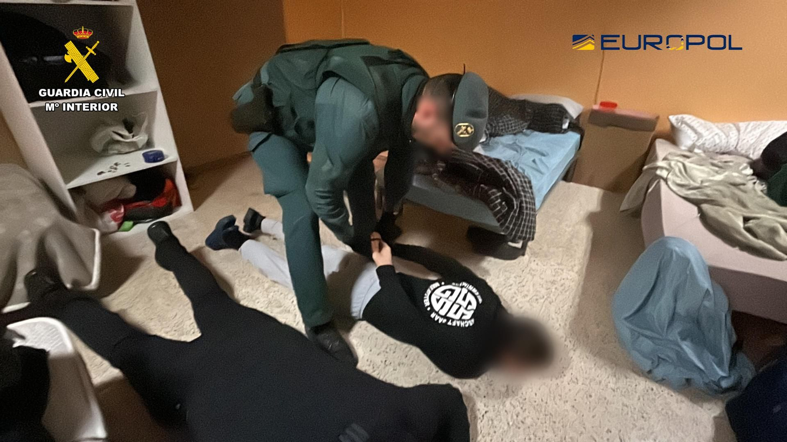 Registros en Córdoba en una operación contra el contrabando de tabaco con 27 detenidos Registros en Córdoba en una operación contra el contrabando de tabaco con 27 detenidos