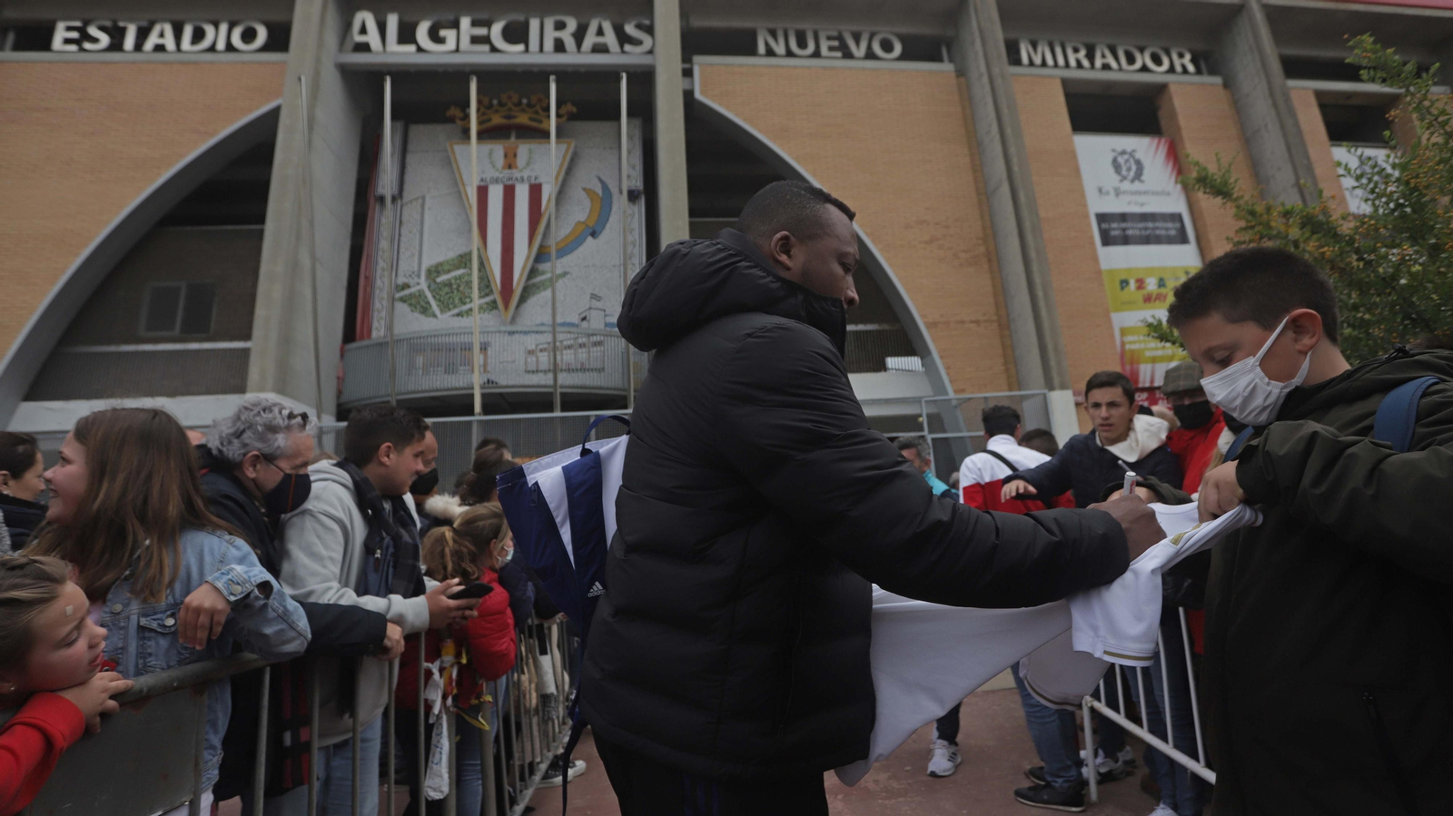 La mejores fotos del Algeciras - Real Madrid veteranos
