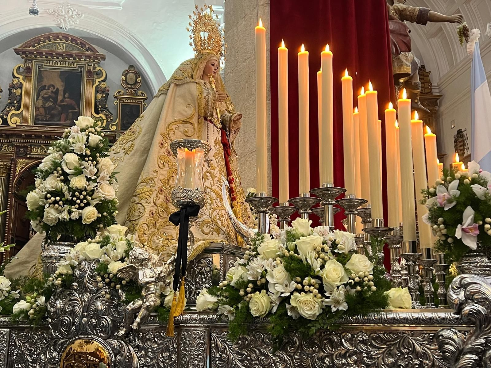 Jesús Resucitado y María Santísima de la Cabeza de Priego de Córdoba, en la iglesia de la Asunción.