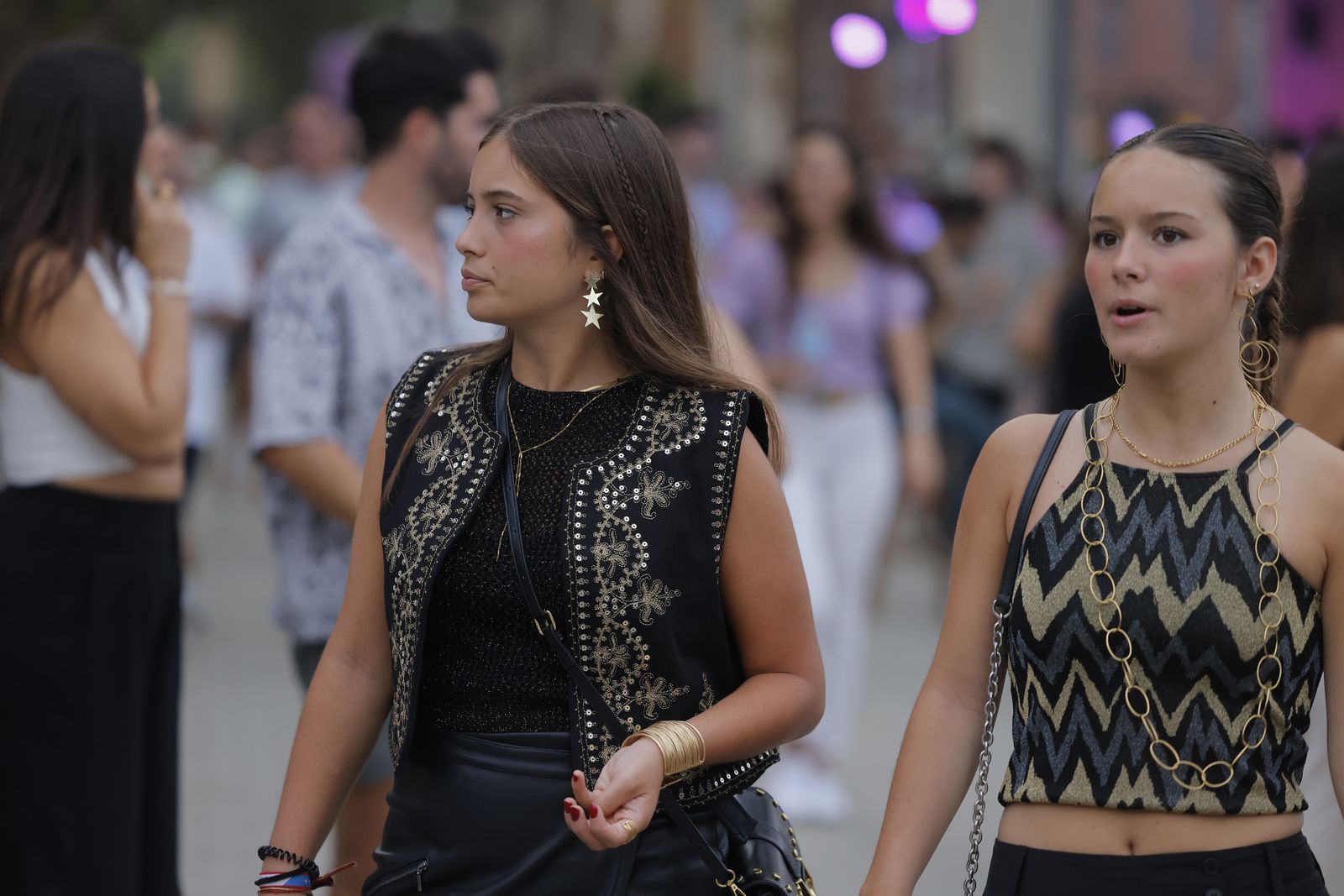 Búscate en las fotos del concierto de Bizarrap