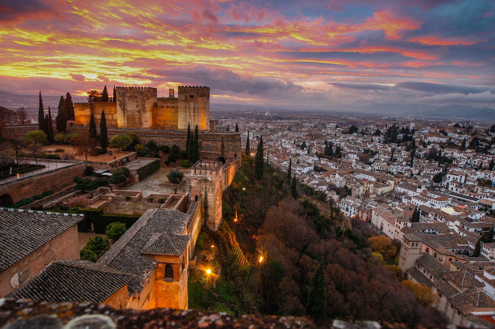 La Alhambra festeja el Día Europeo de los Jardines con rutas por su patrimonio