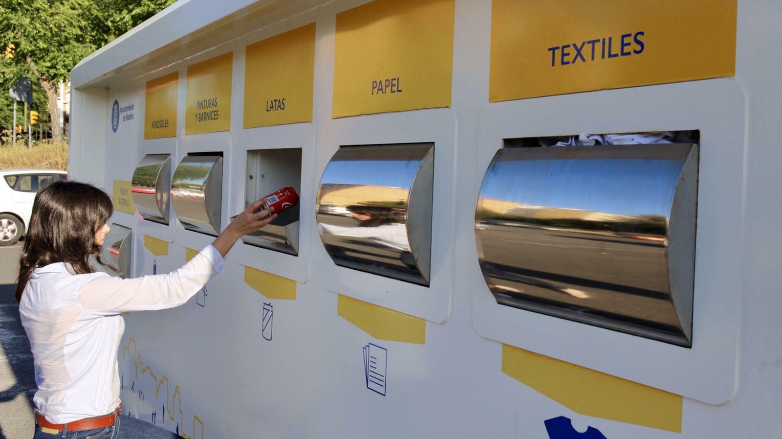 El punto limpio móvil permite el reciclaje de todo tipo de residuos.