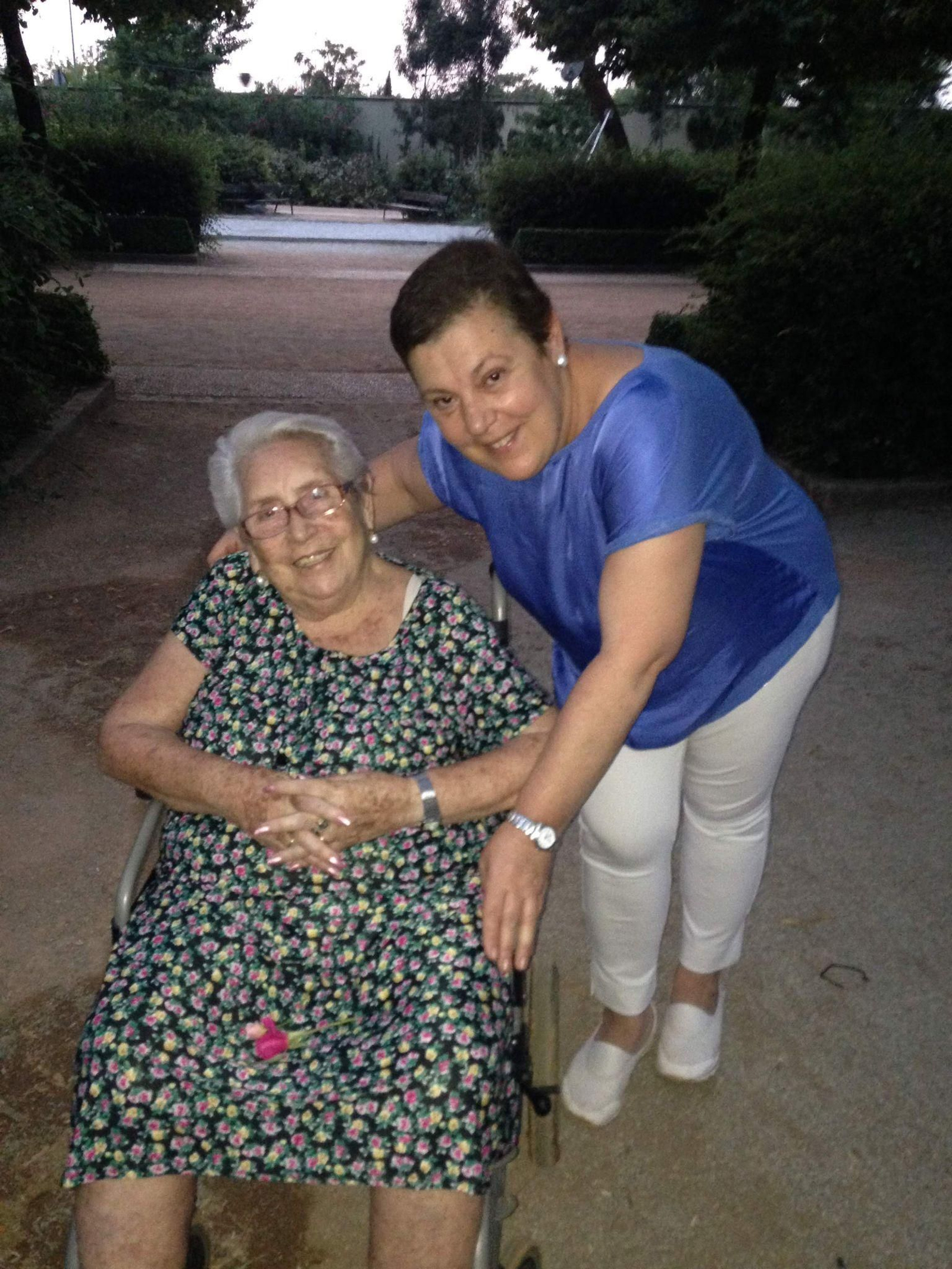 Virginia, con su madre