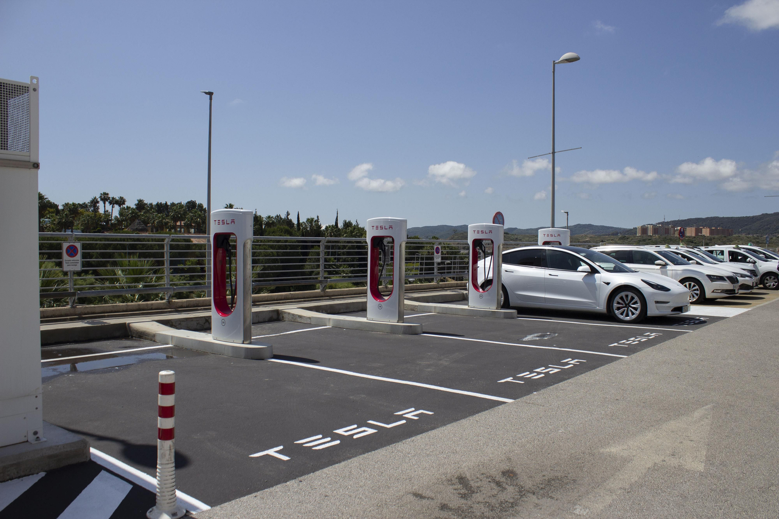 Fotos de los puntos de recarga para coches eléctricos en Algeciras