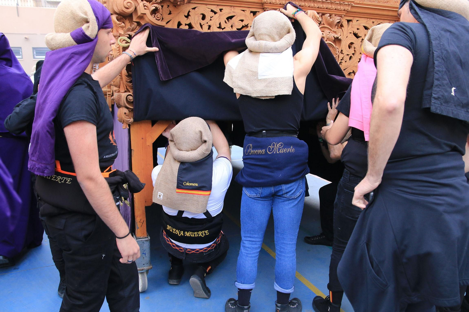 La procesión de Las Angustias, en imágenes