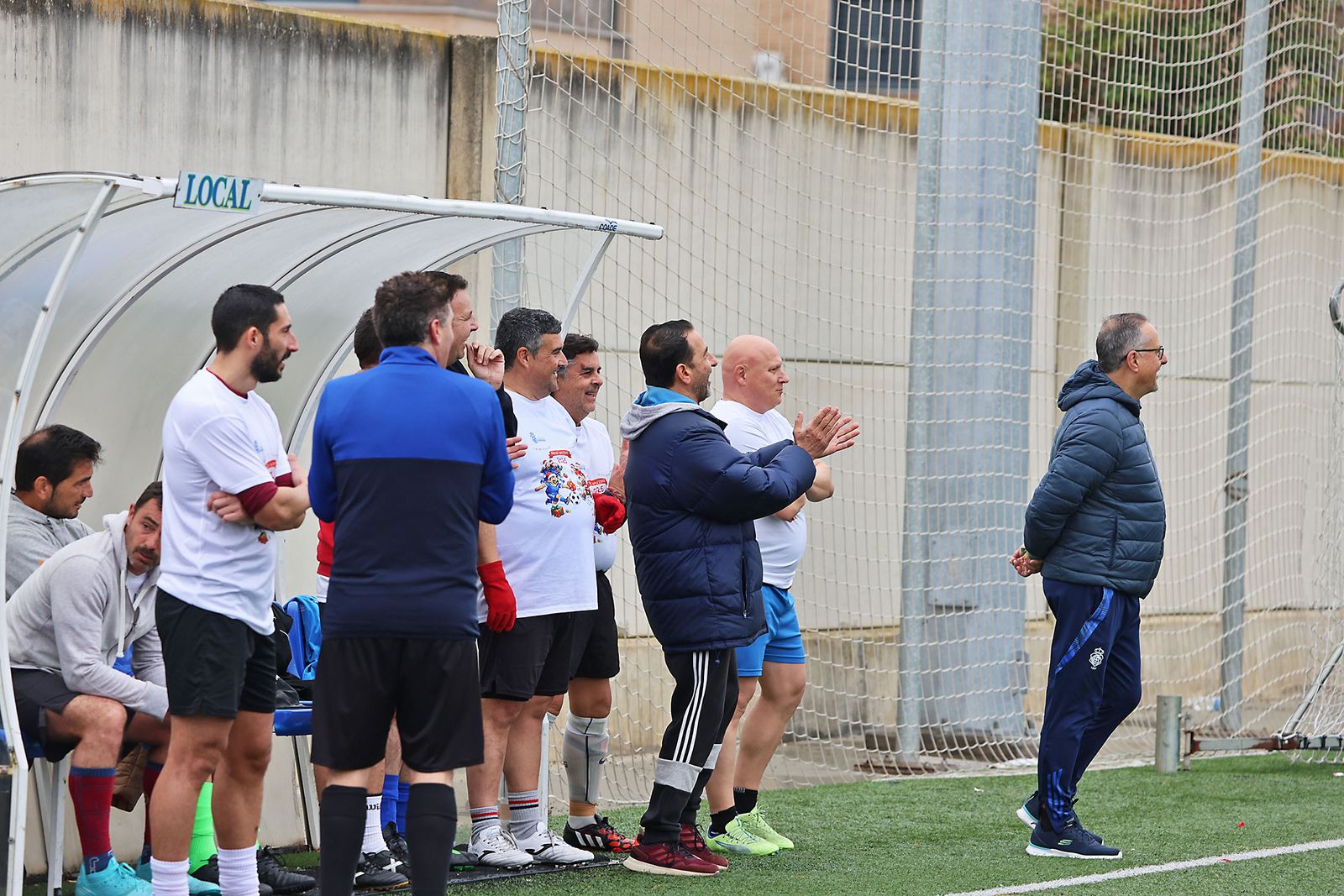 Periodistas y políticos disputan su tradicional partido navideño de fútbol