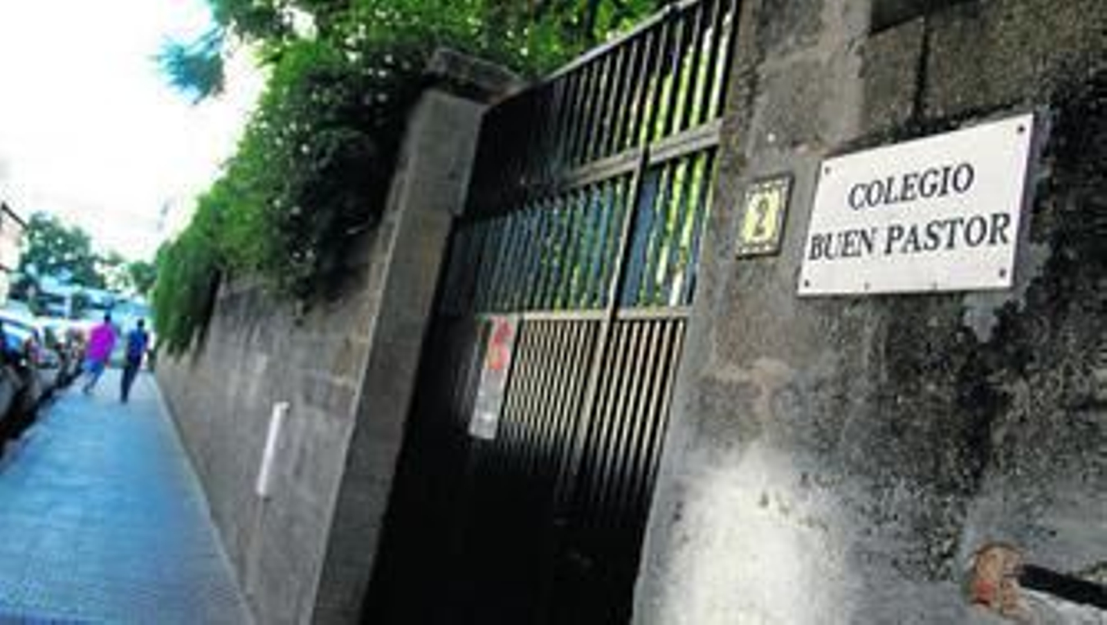 Entrada del Colegio Buen Pastor, centro concertado situado en Nervión.