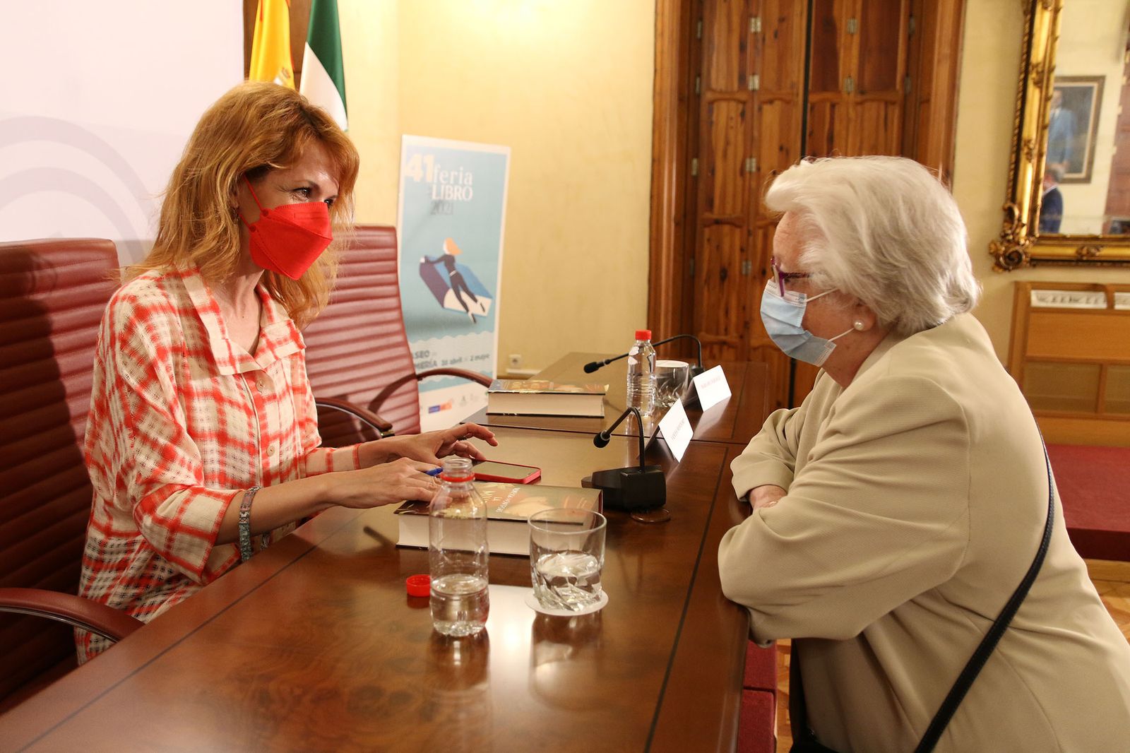 Fotogalería Diario de los Libros, con Vanessa Montfort y su obra 'La mujer sin nombre'