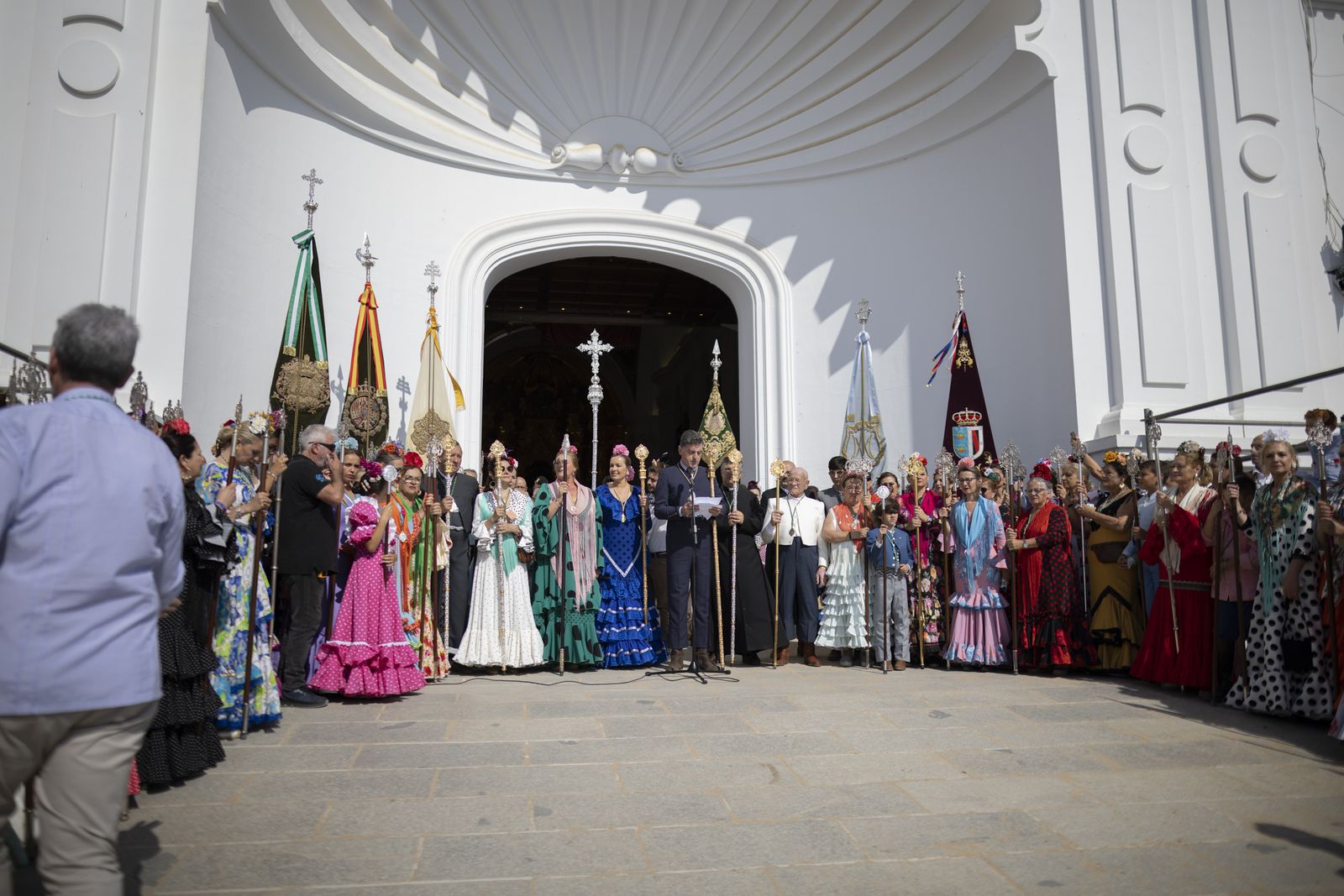 El Rocío 2023: Imágenes de la presentación de las Hermandades y ambiente en la aldea