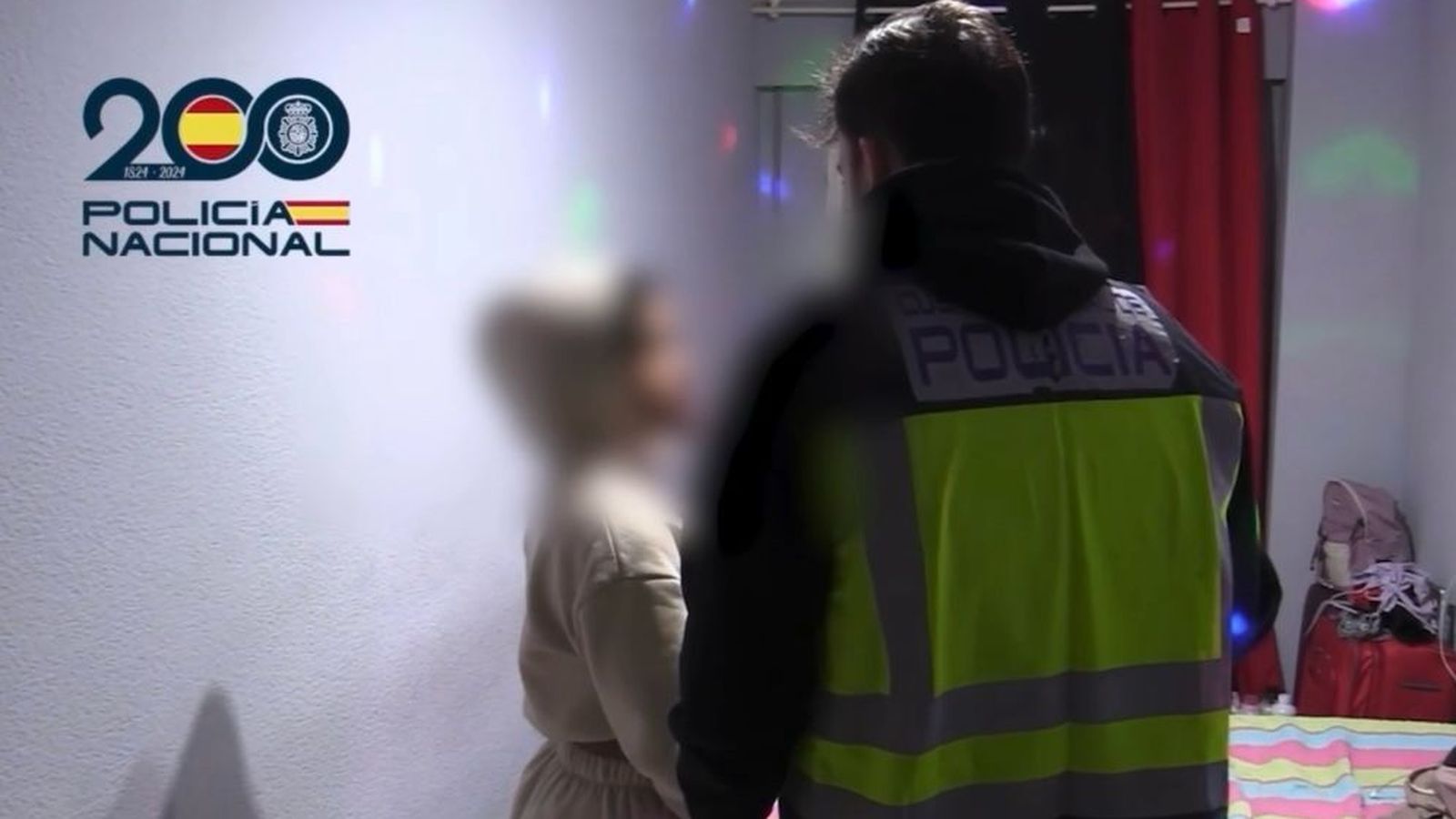 La Policía encuentra a una de las víctimas.