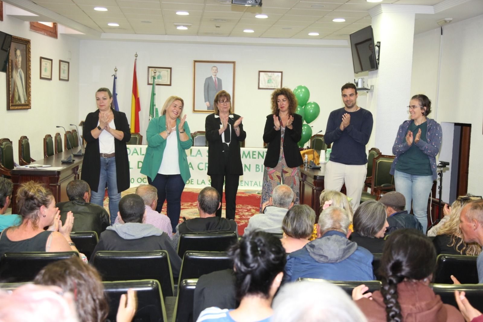 La Zubia se ilumina de color verde  con motivo del Día Mundial de la Salud Mental