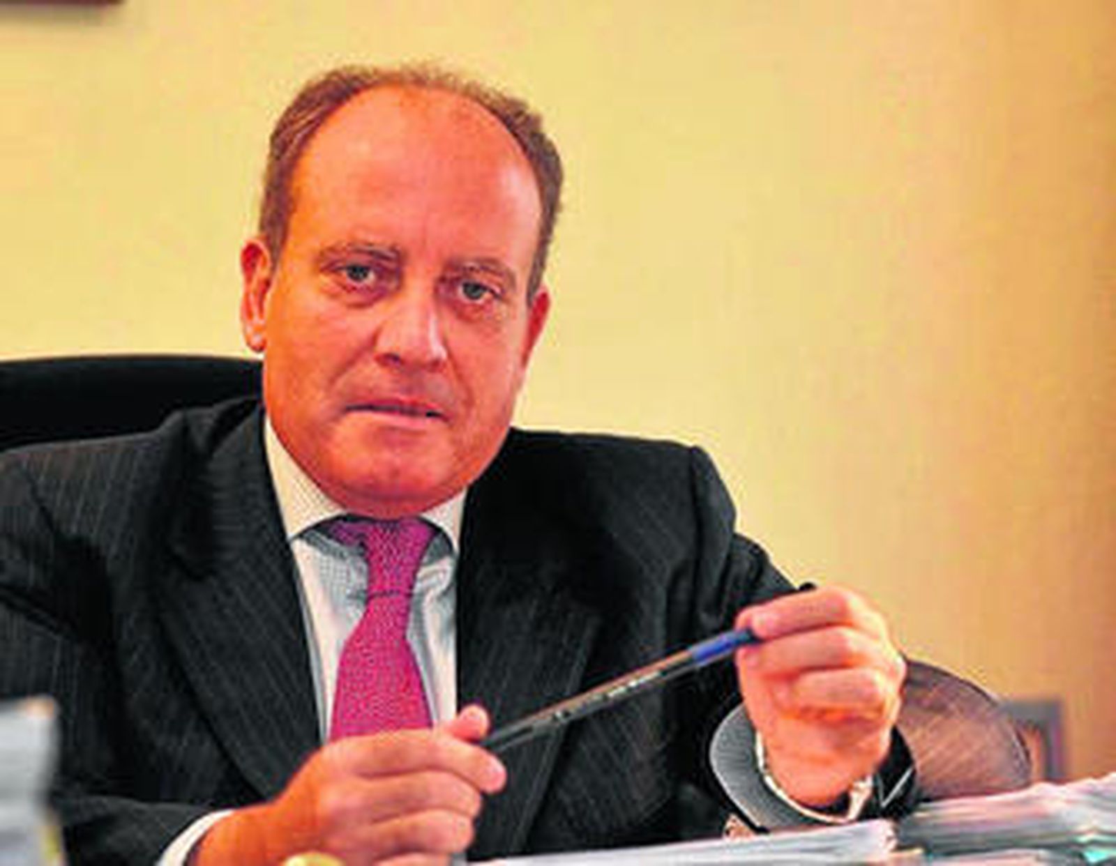 El decanato es cosa de cuatro